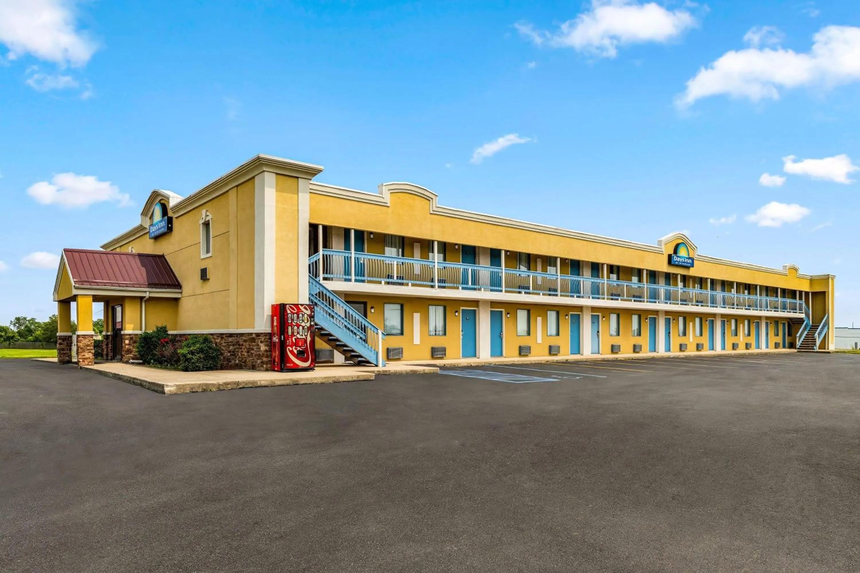 Property building in Days Inn by Wyndham Fort Wayne