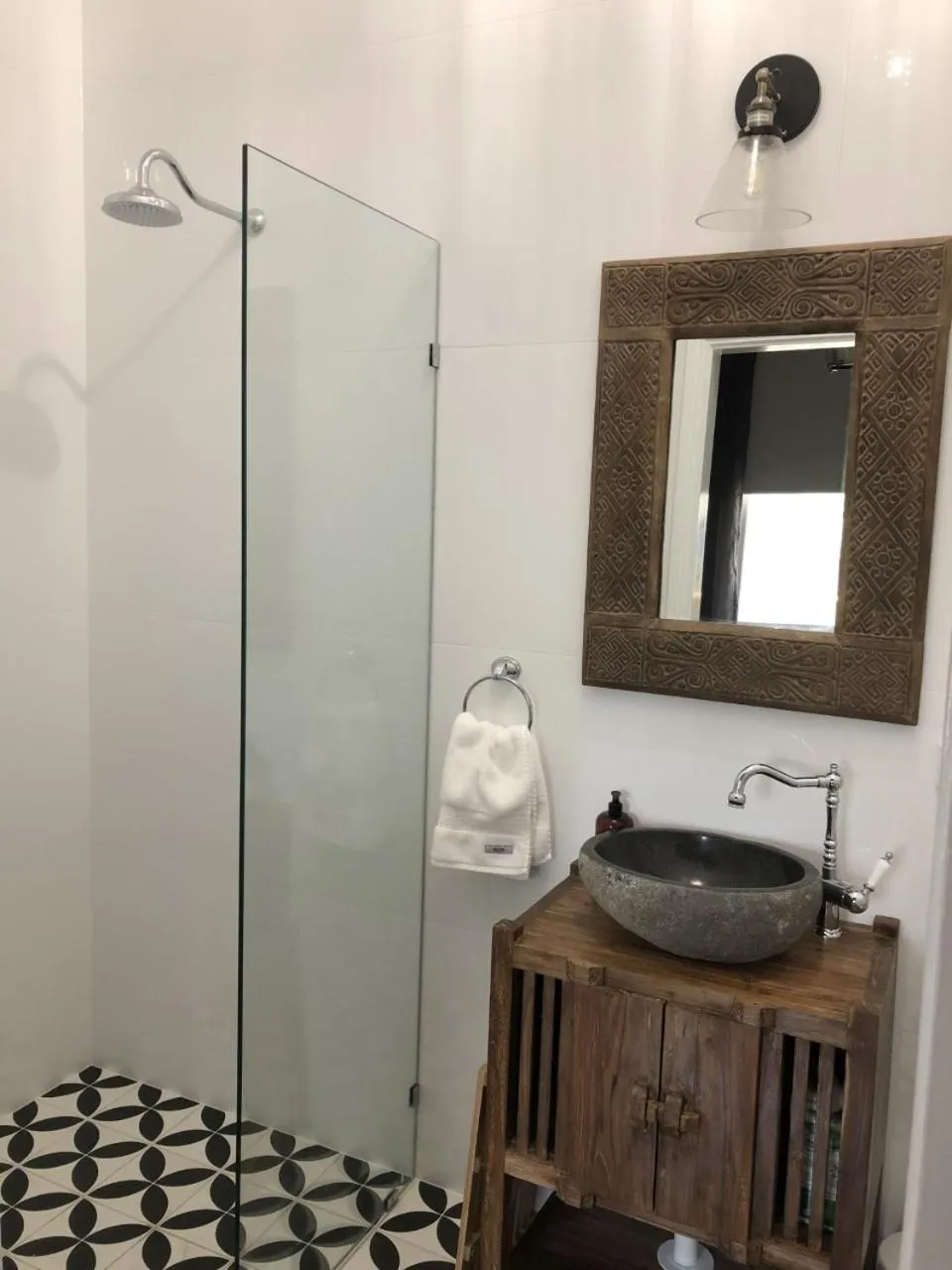 Shower in Palmyra B&B