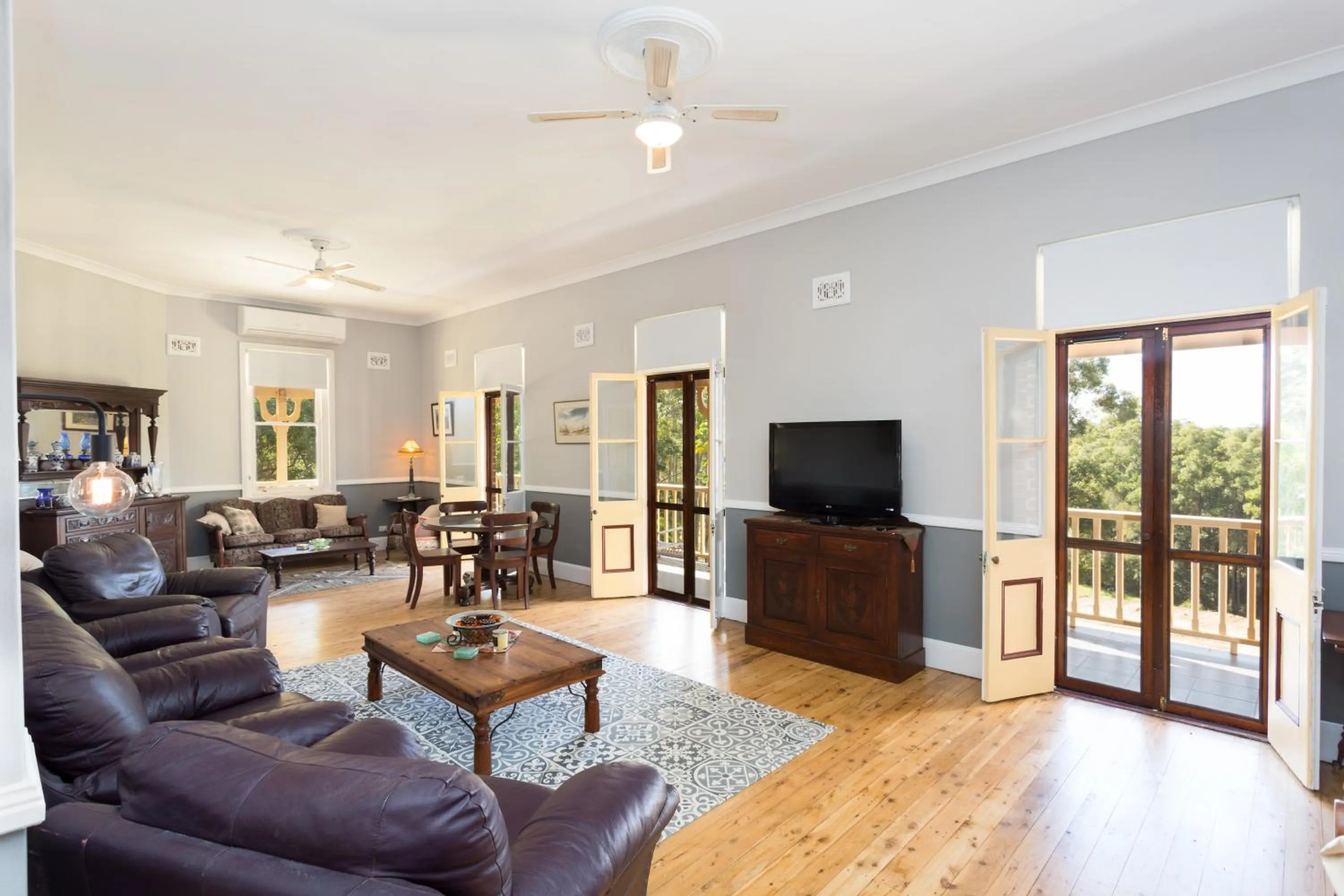 Communal lounge/ TV room in Palmyra B&B