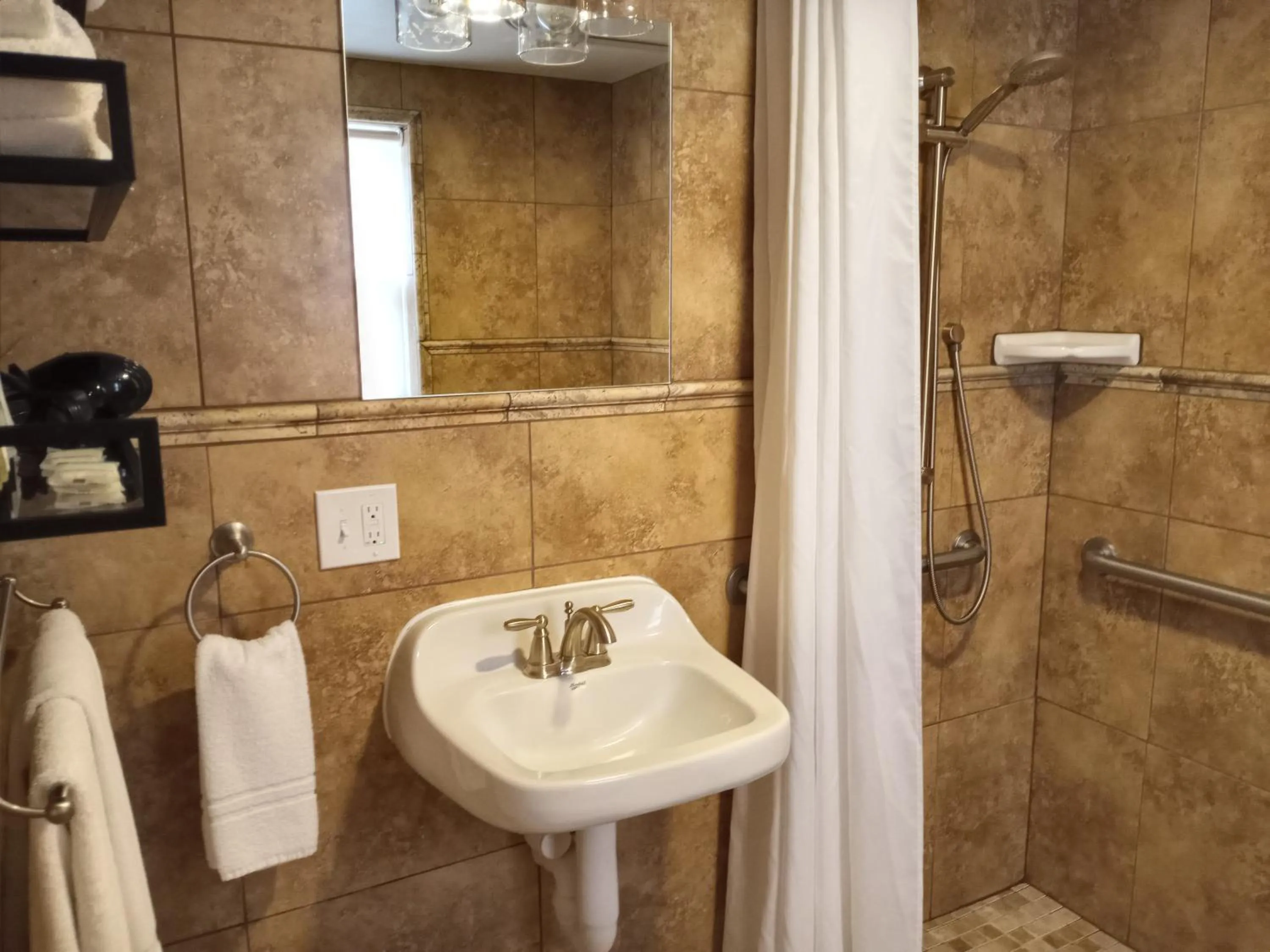 Yellowstone Riverside Cottages