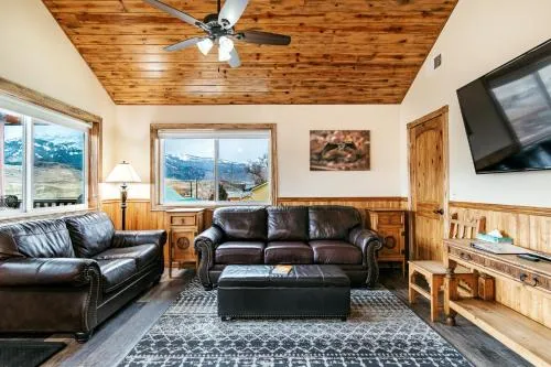 Yellowstone Riverside Cottages