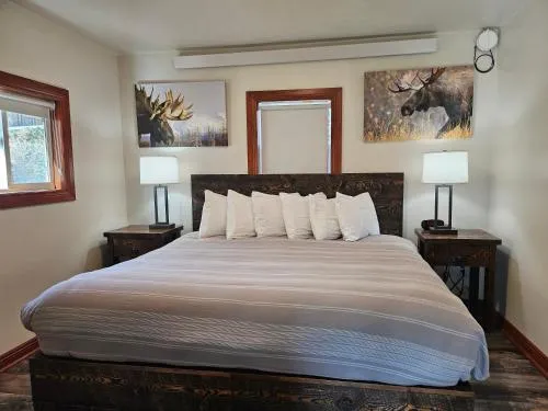 Yellowstone Riverside Cottages