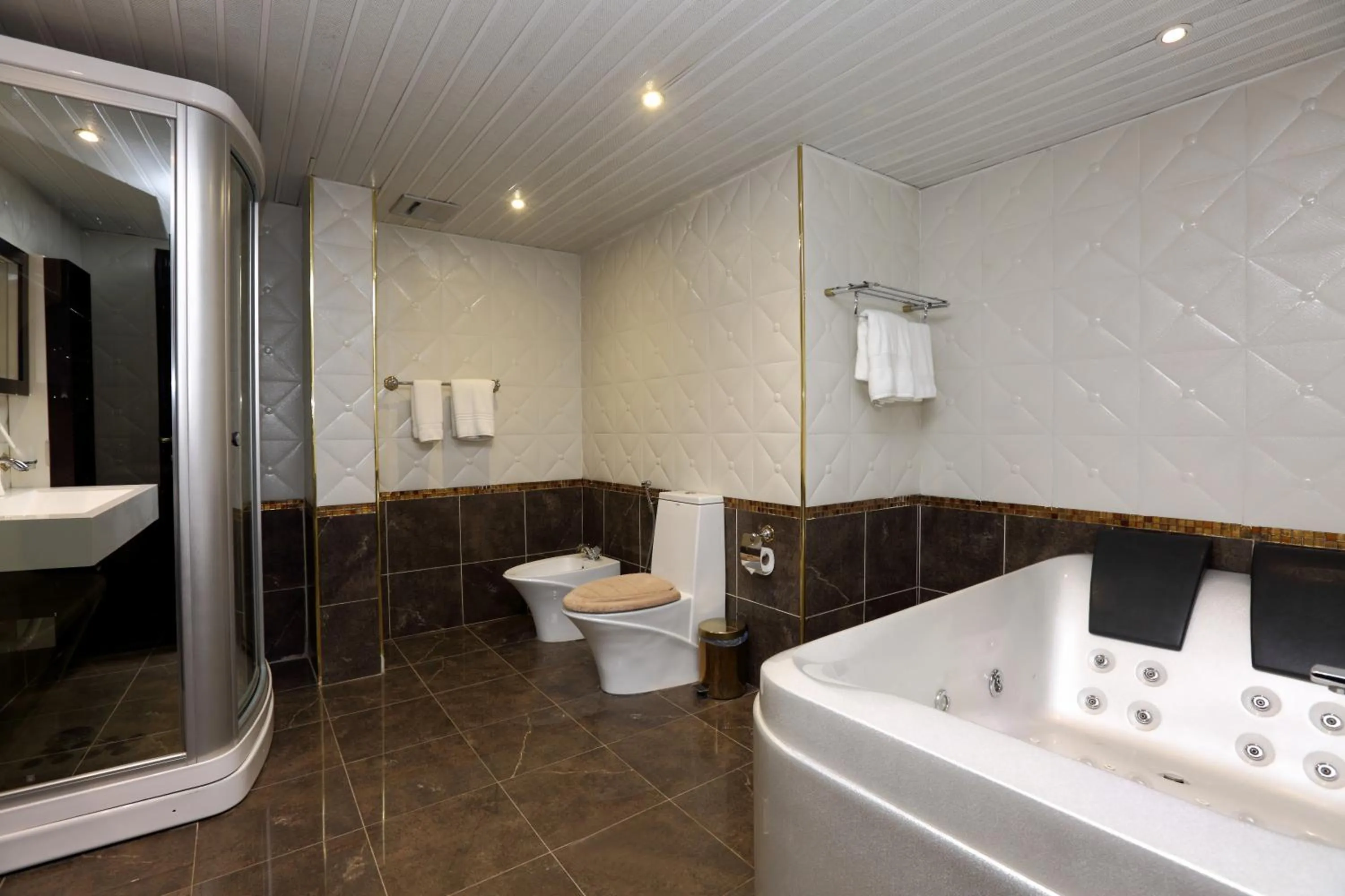 Bathroom in Jazan Inn Hotel