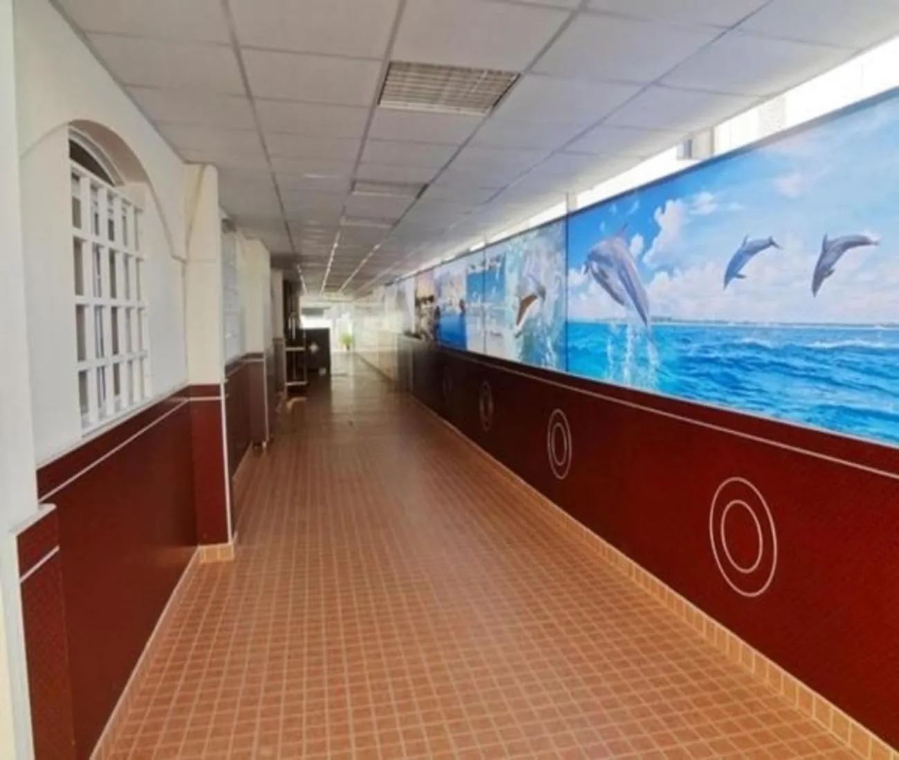 Facade/entrance in Dolphin Hotel