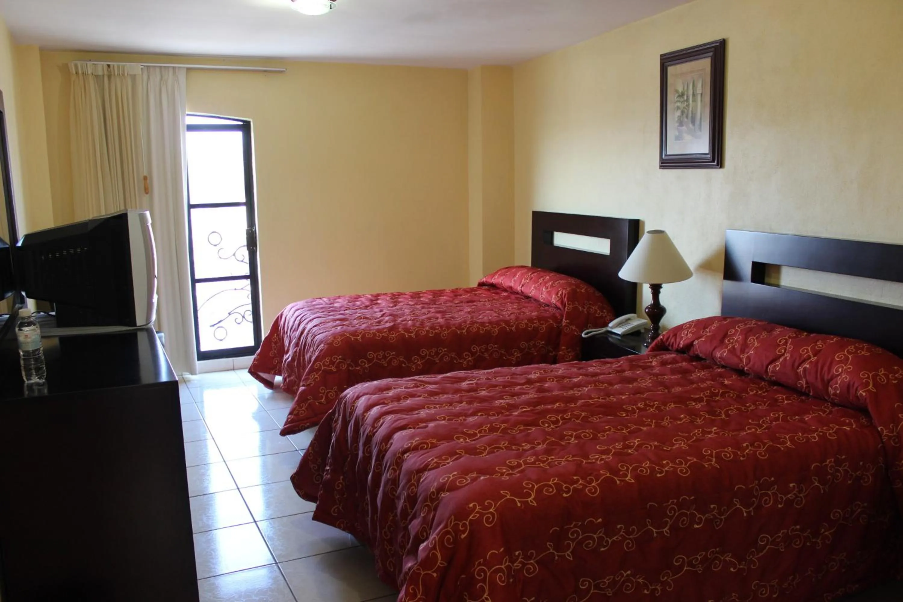 Photo of the whole room, Bed in Hotel Conquistadores