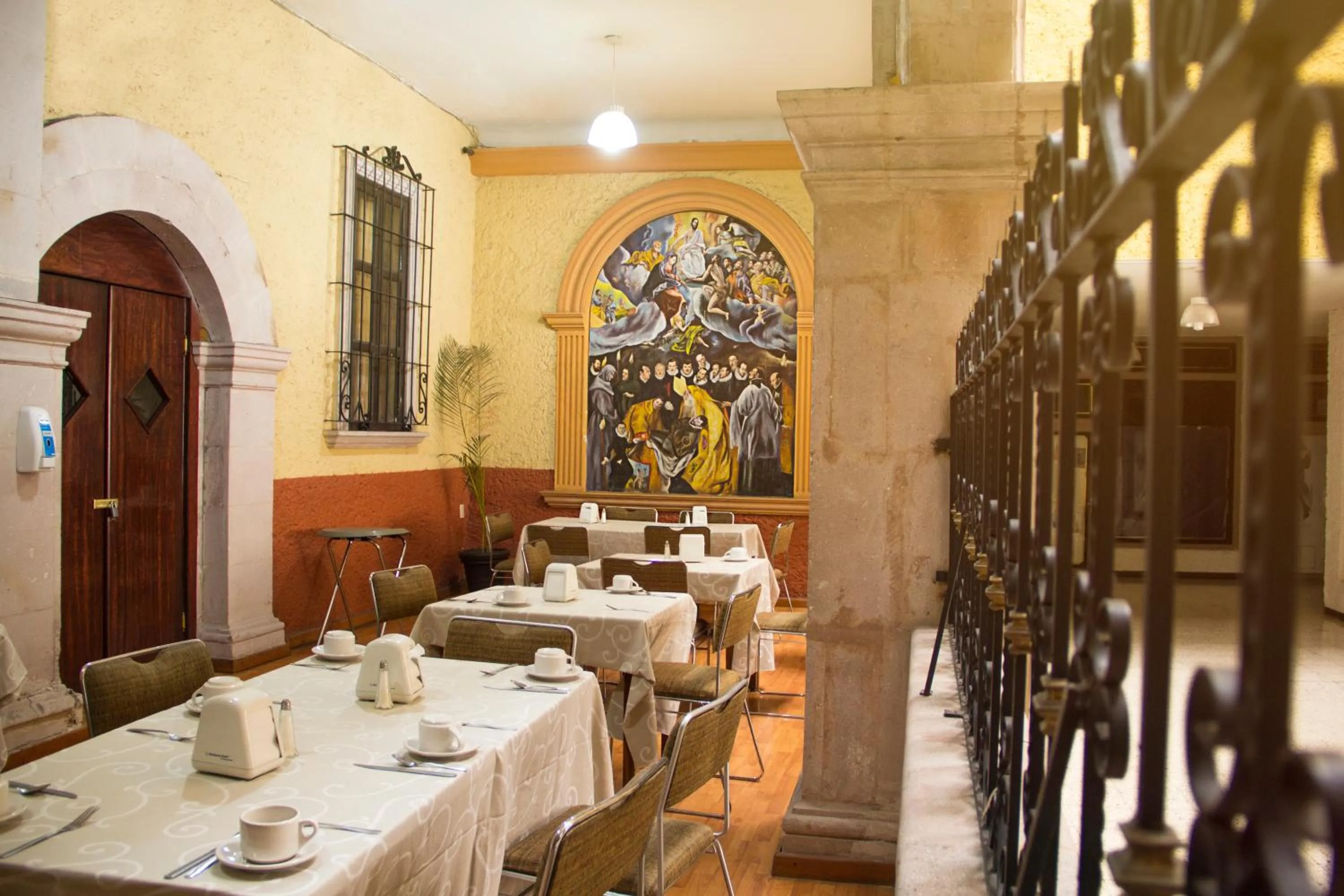 Restaurant/places to eat in Hotel Maria Benita