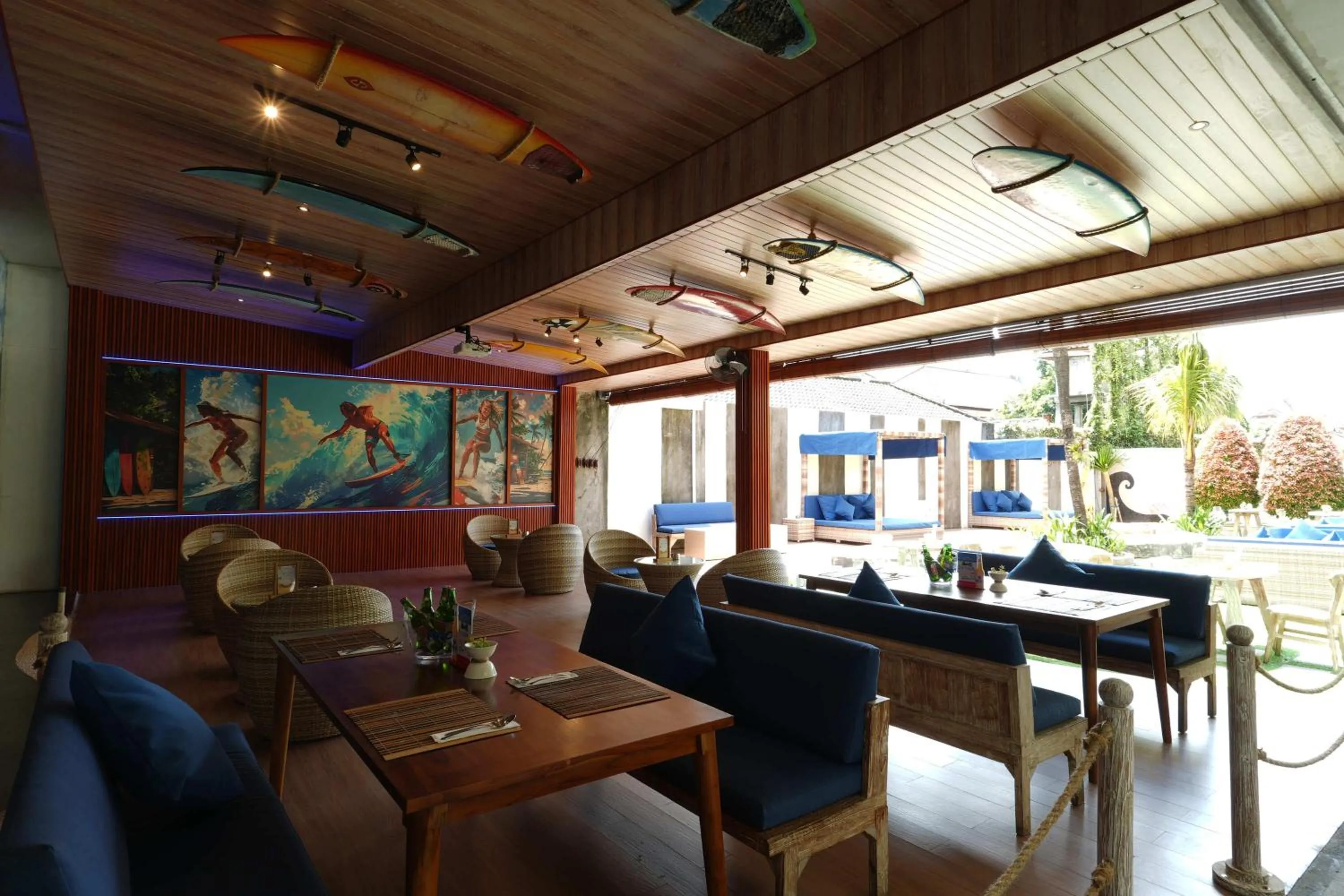 Restaurant/places to eat in Bliss Surfer Hotel Legian