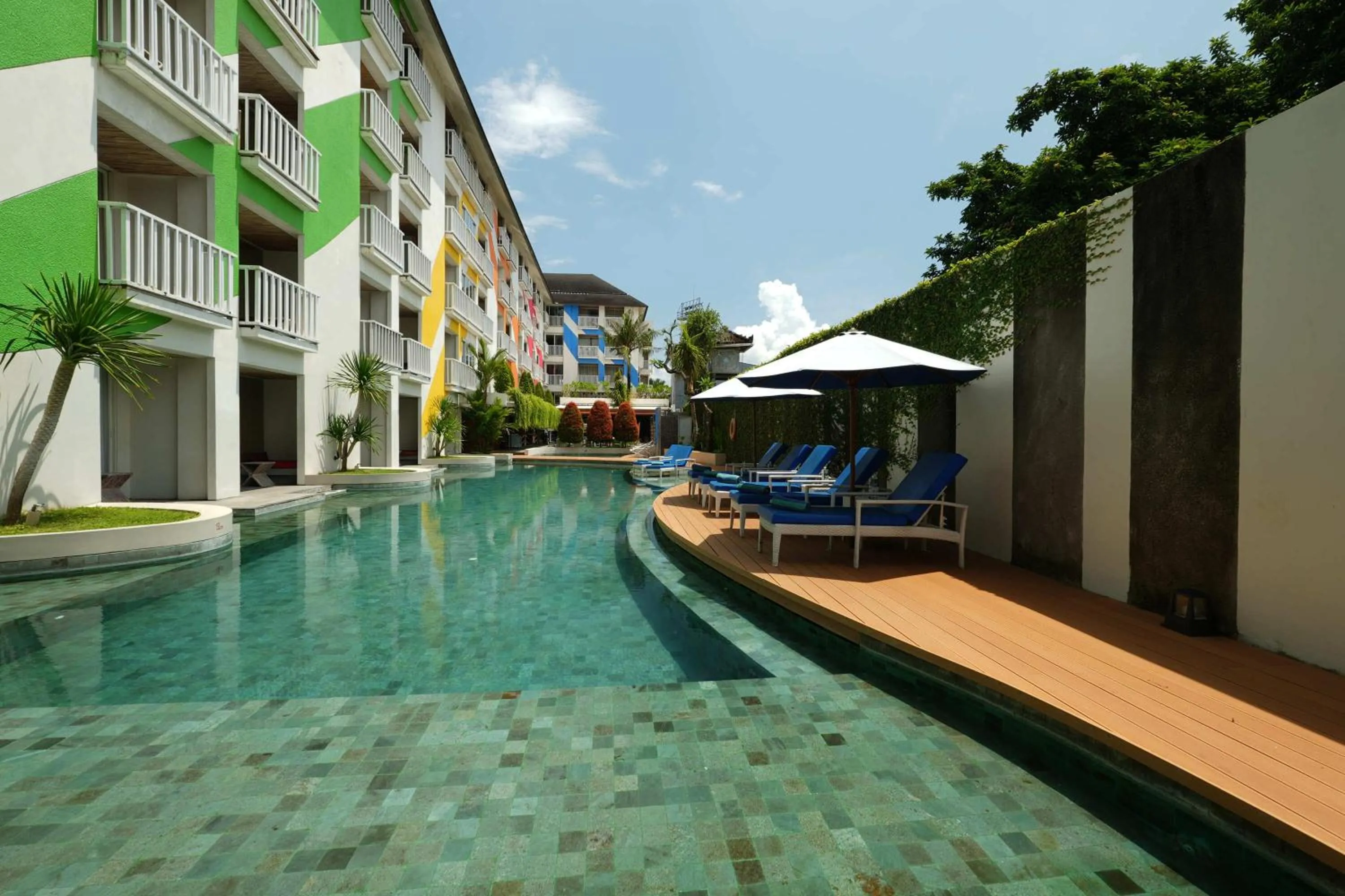 Swimming pool in Bliss Surfer Hotel Legian