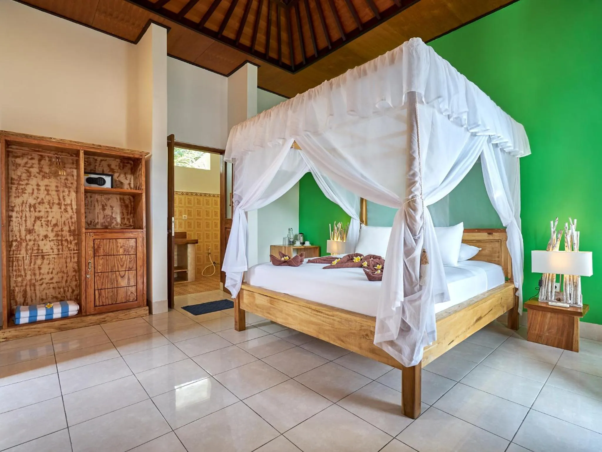 Photo of the whole room, Bed in Vienna Beach Resort