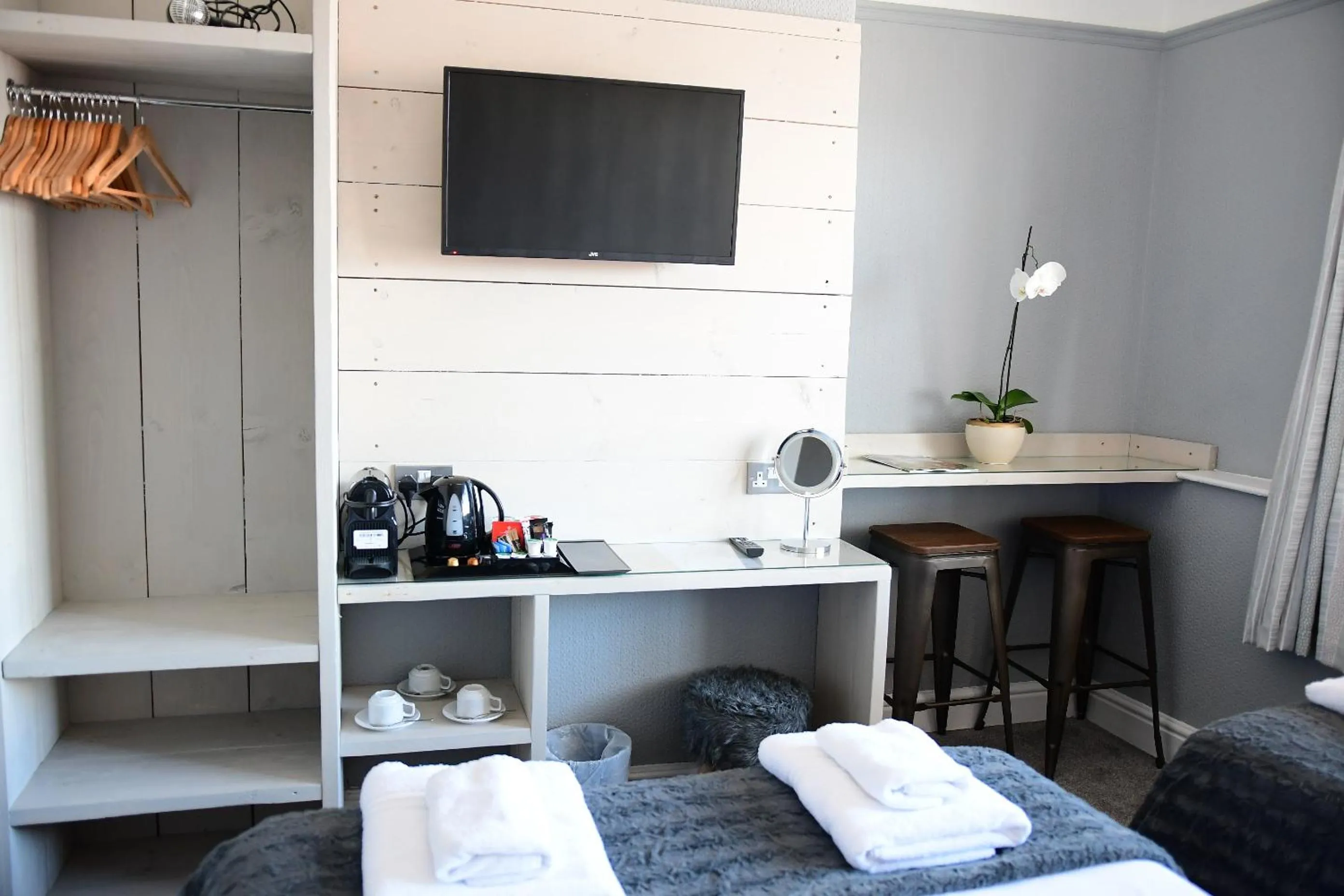 Bedroom, Bed in Vikings Accommodation