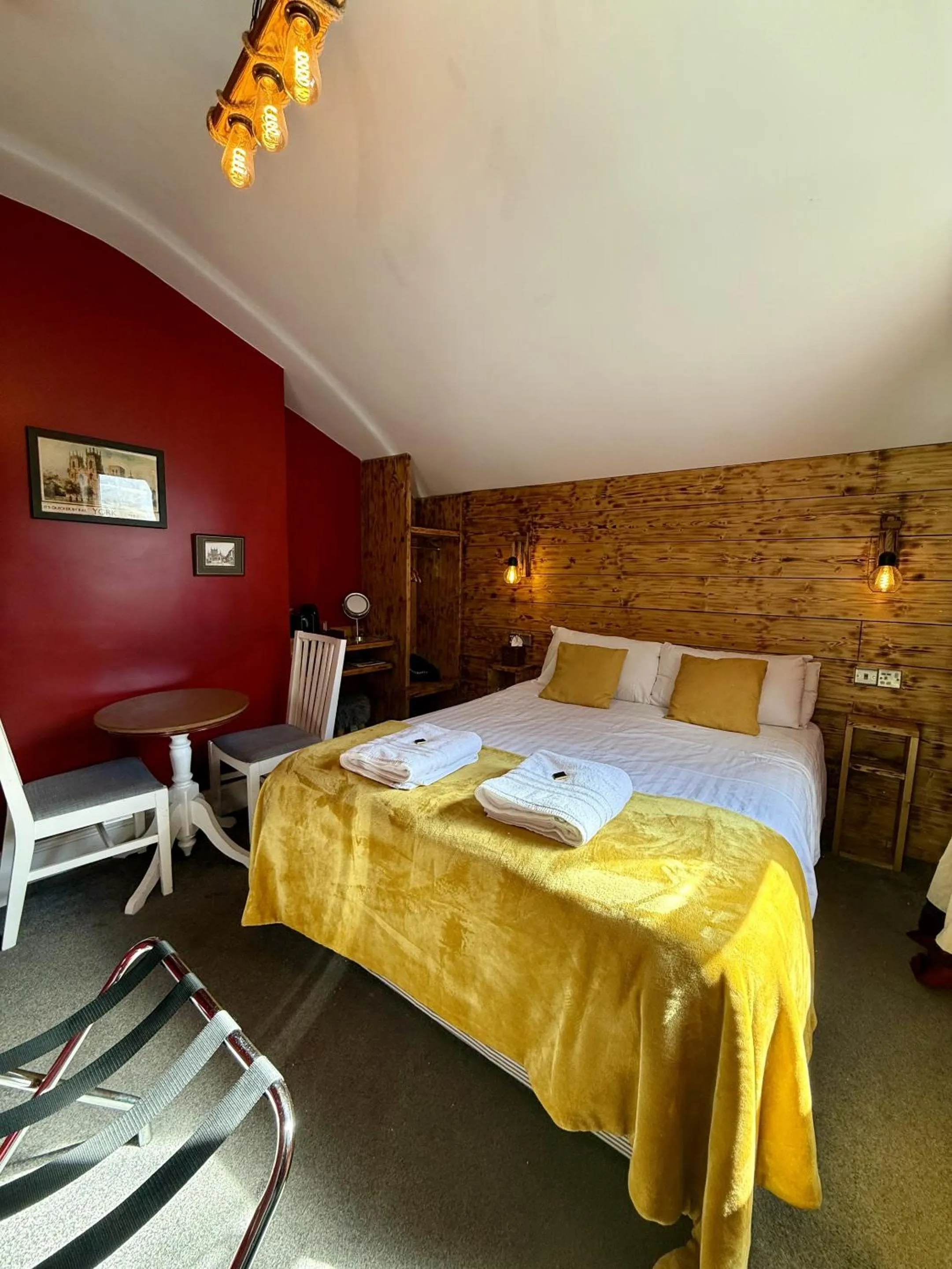 Bedroom, Bed in Vikings Accommodation