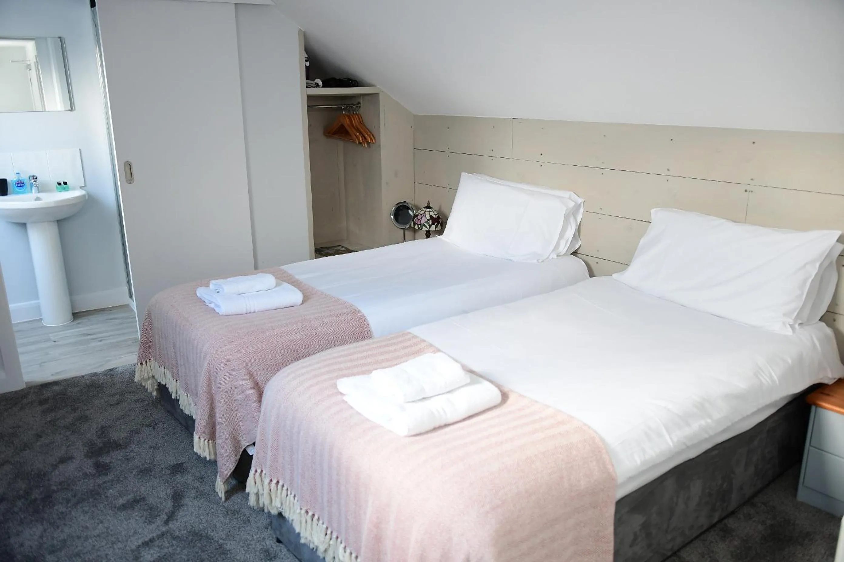 Bedroom, Bed in Vikings Accommodation