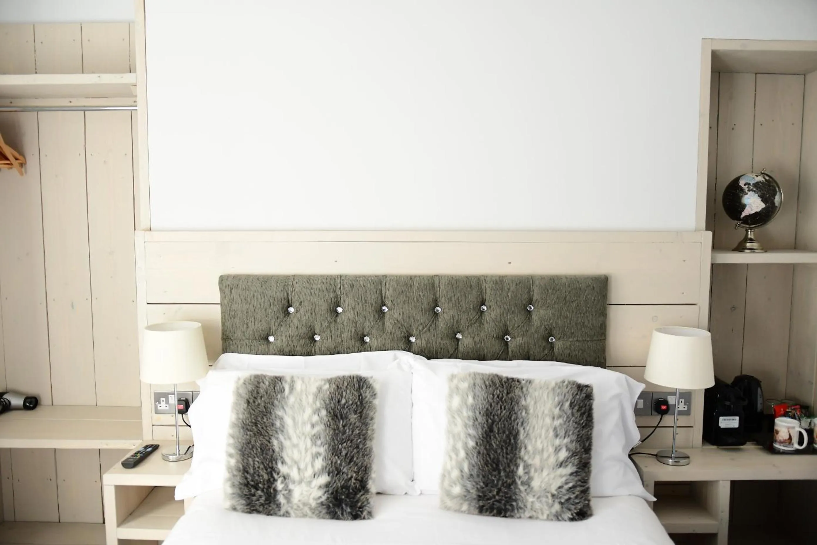 Bedroom, Bed in Vikings Accommodation