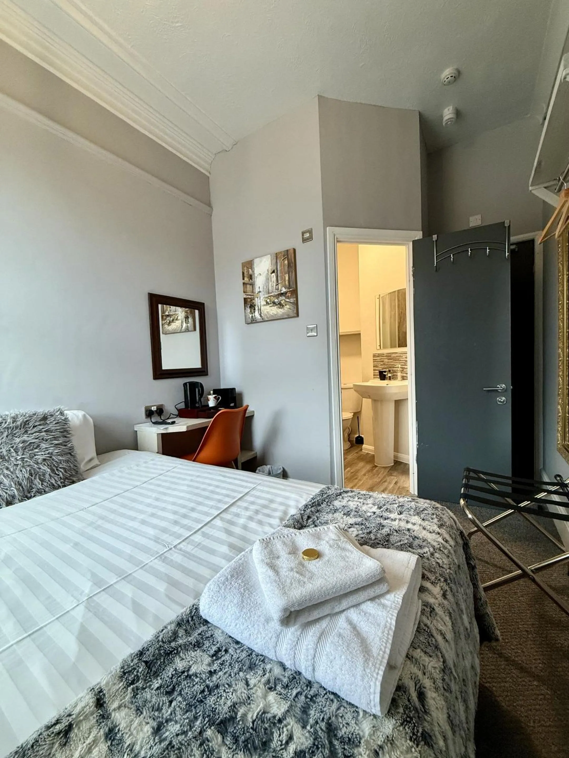 Bedroom, Bed in Vikings Accommodation