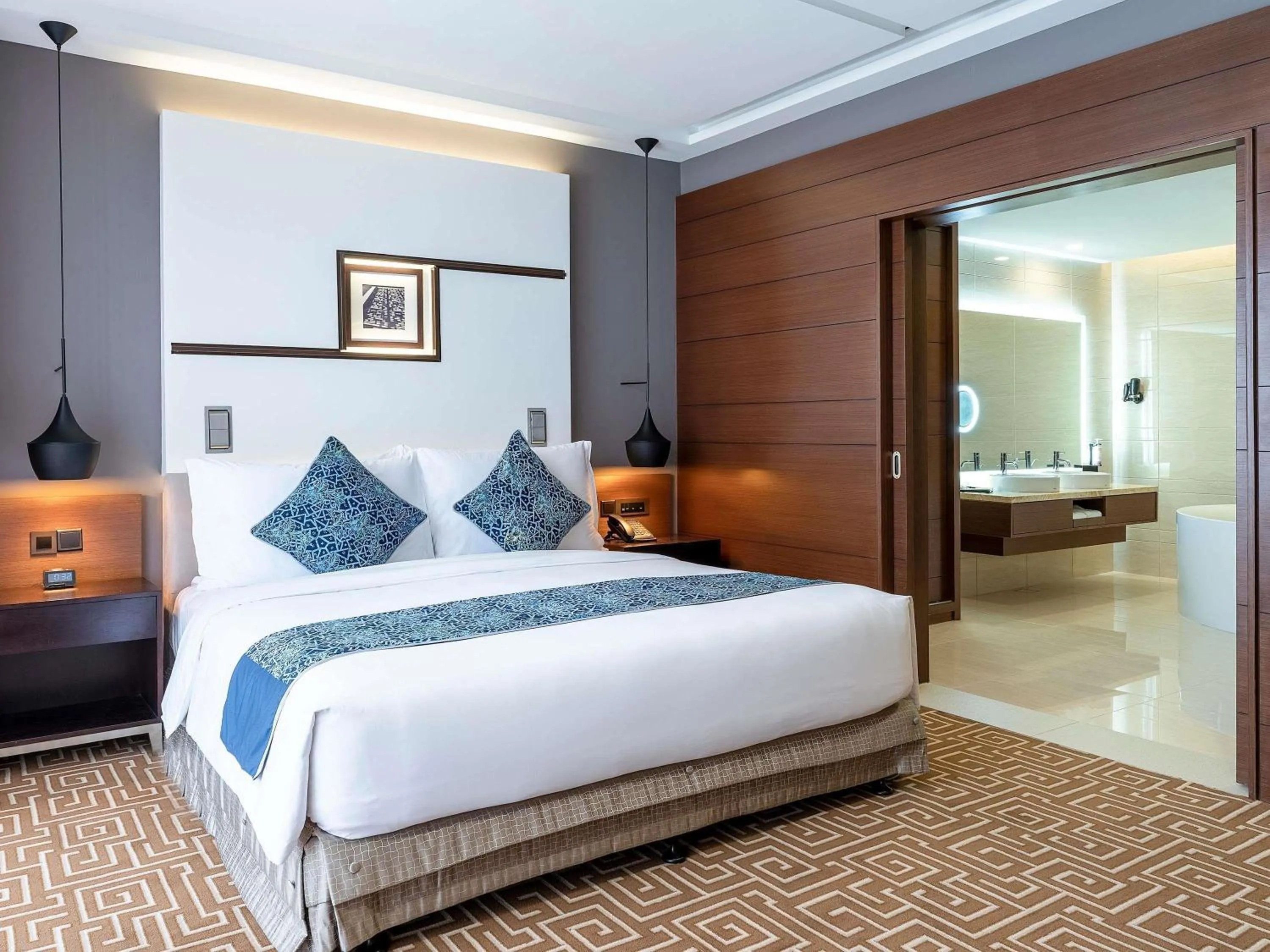 Bedroom, Bed in Movenpick Hotel & Convention Centre KLIA