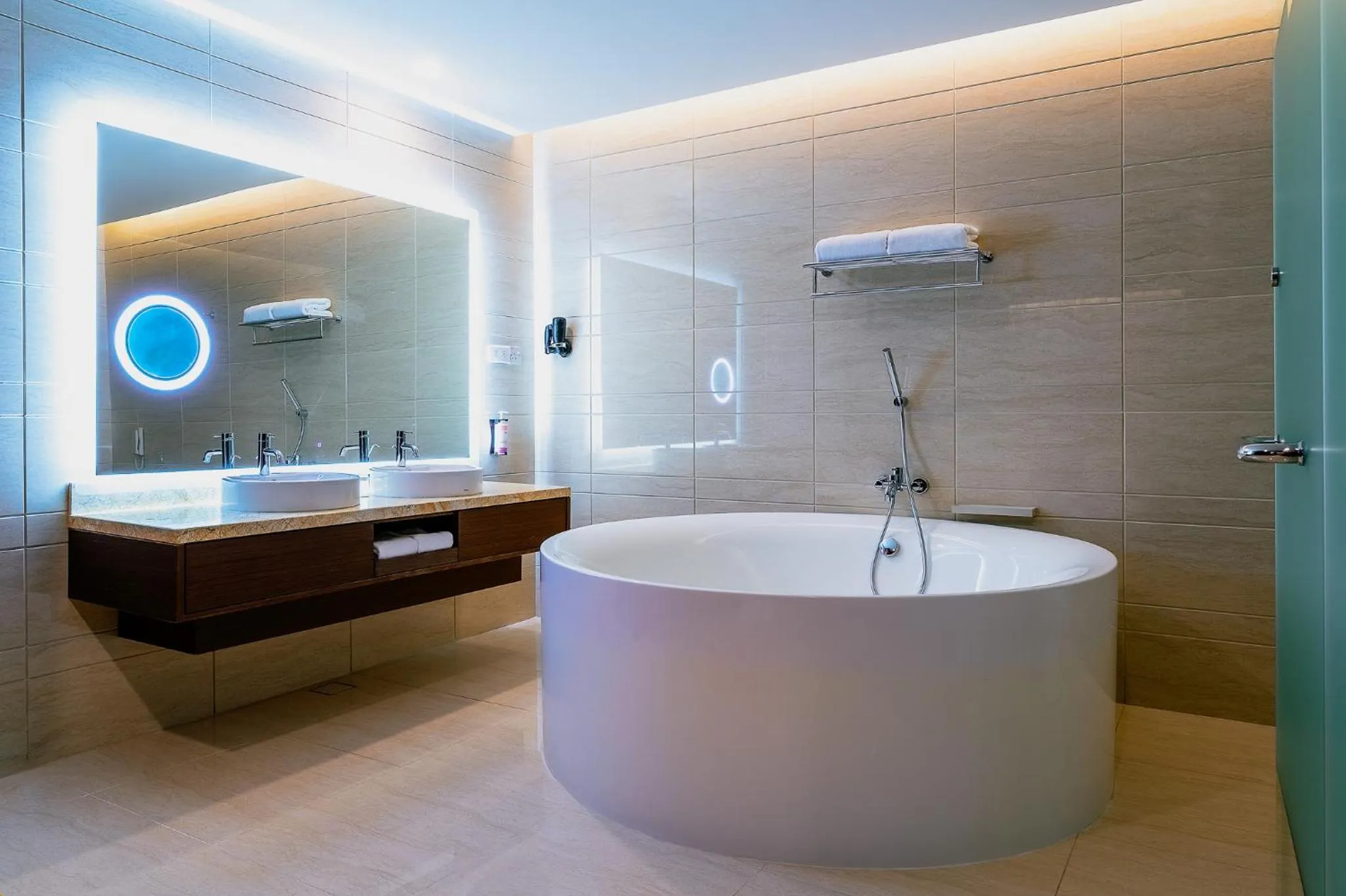 Bathroom in Movenpick Hotel & Convention Centre KLIA