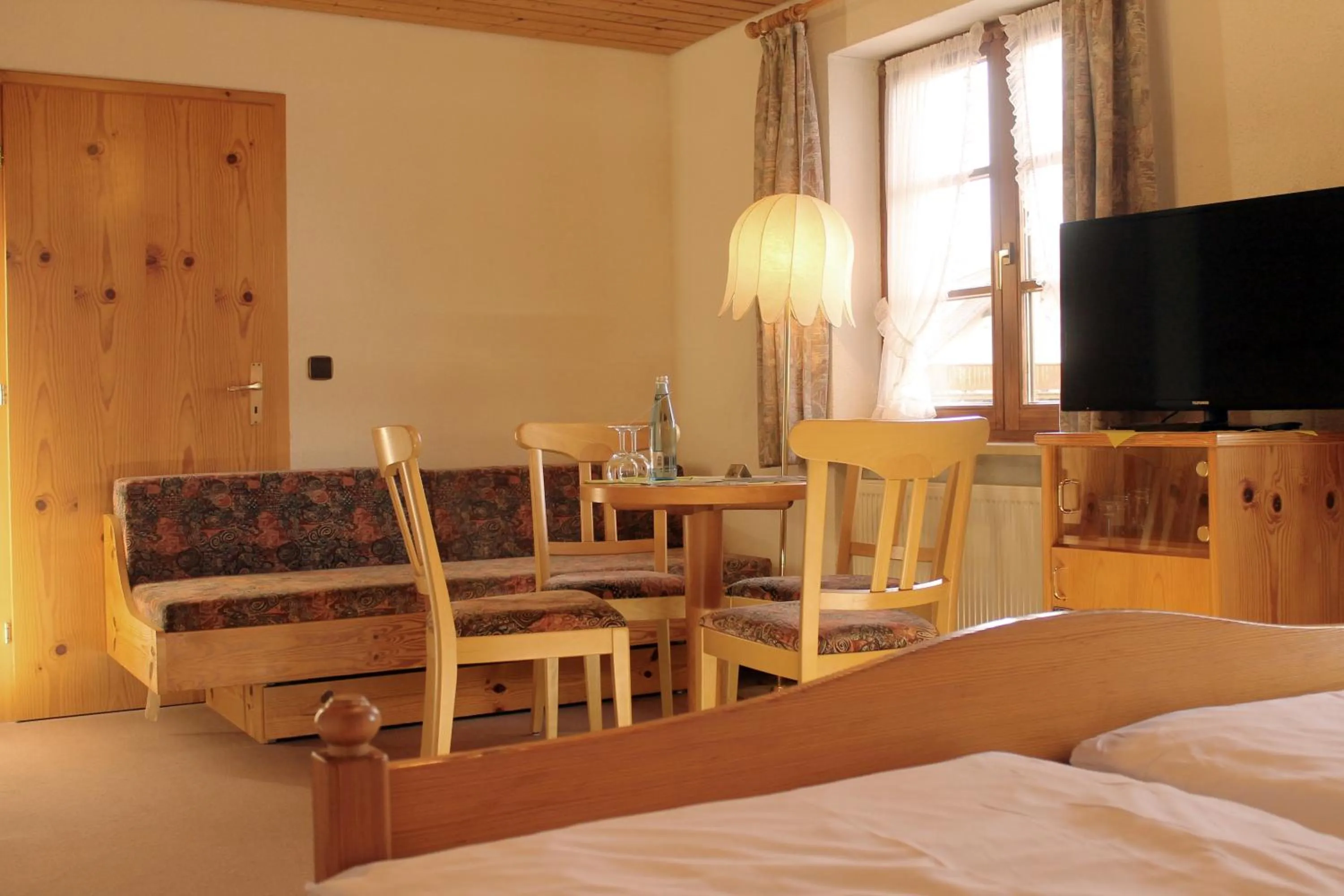 Bed in Erlebnisgastronomie Lochmuhle