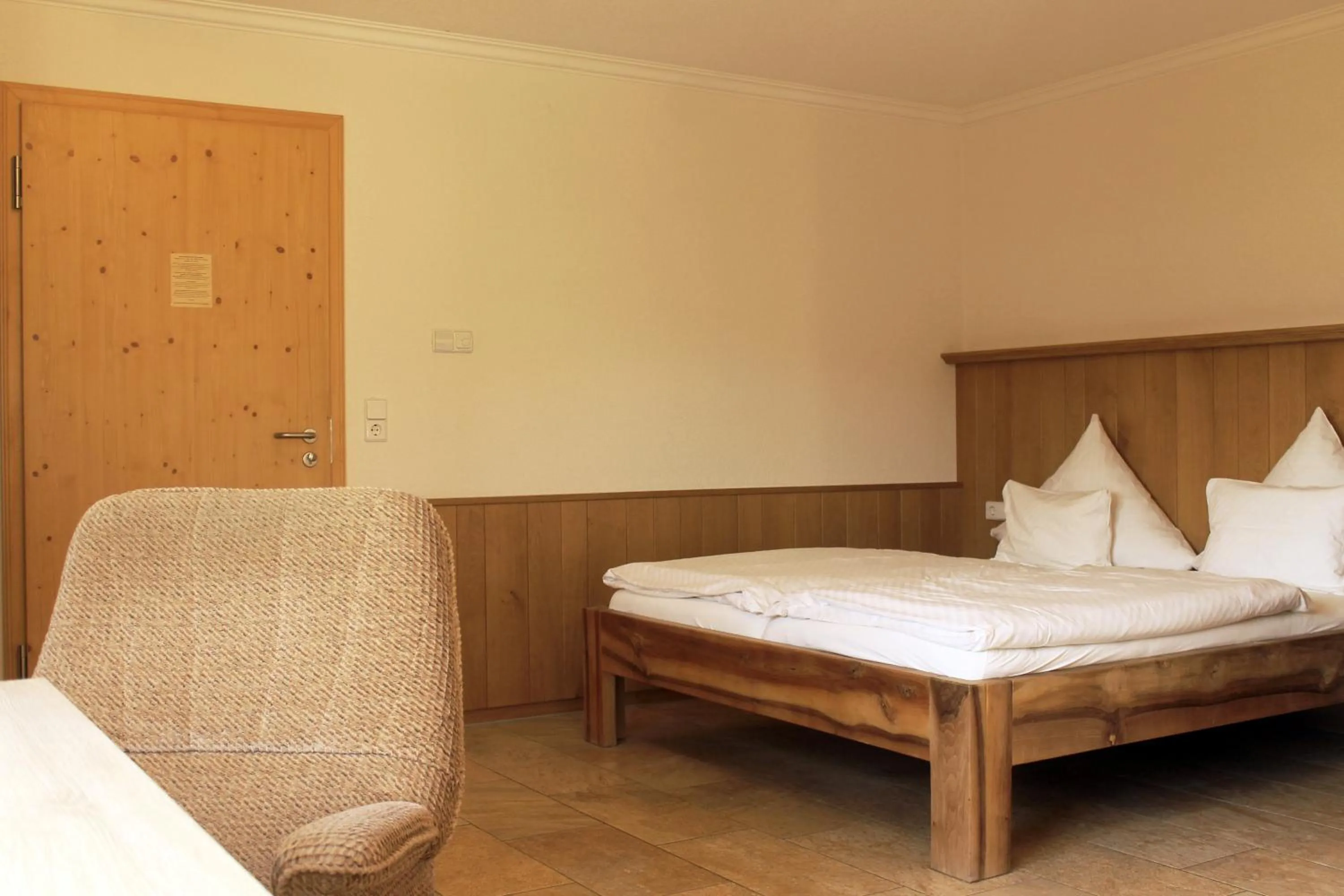 Bed in Erlebnisgastronomie Lochmuhle