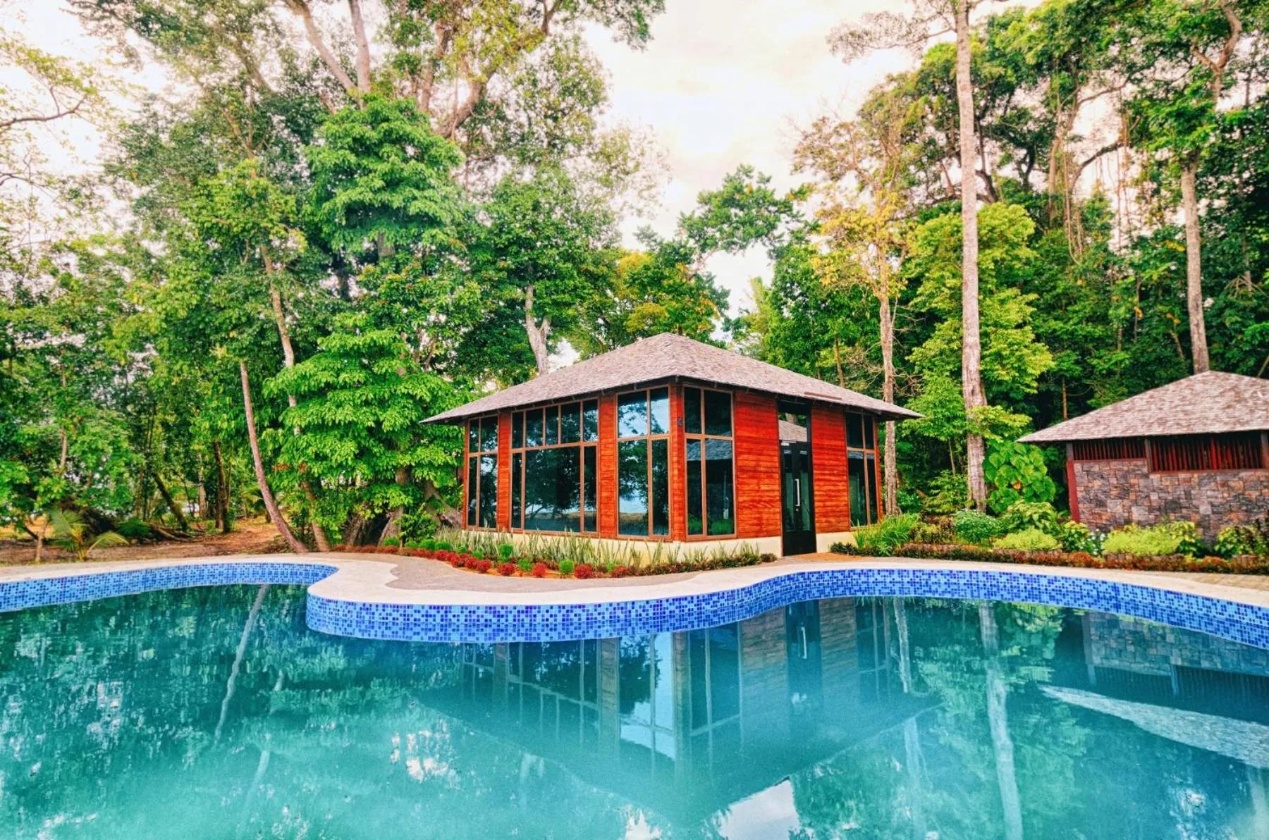 Swimming pool in Borneo Eagle Resort