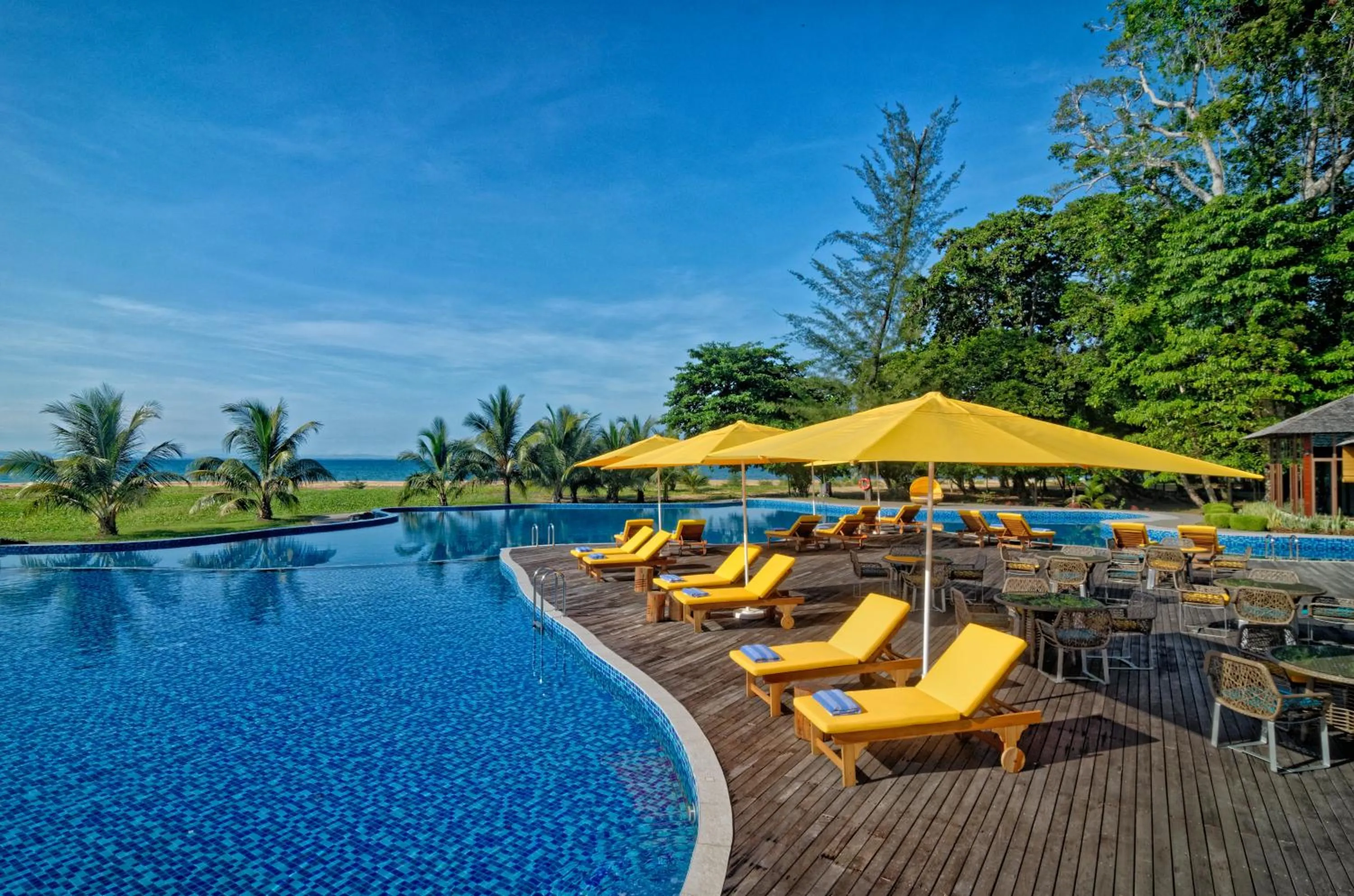 Swimming pool in Borneo Eagle Resort