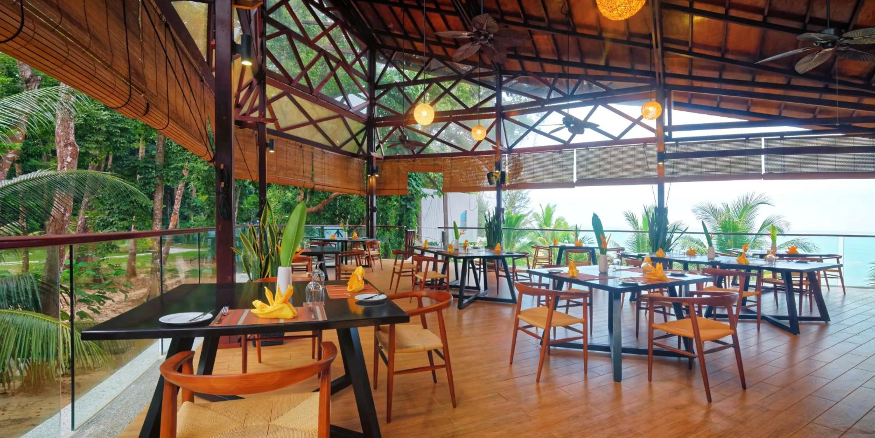 Restaurant/places to eat in Borneo Eagle Resort