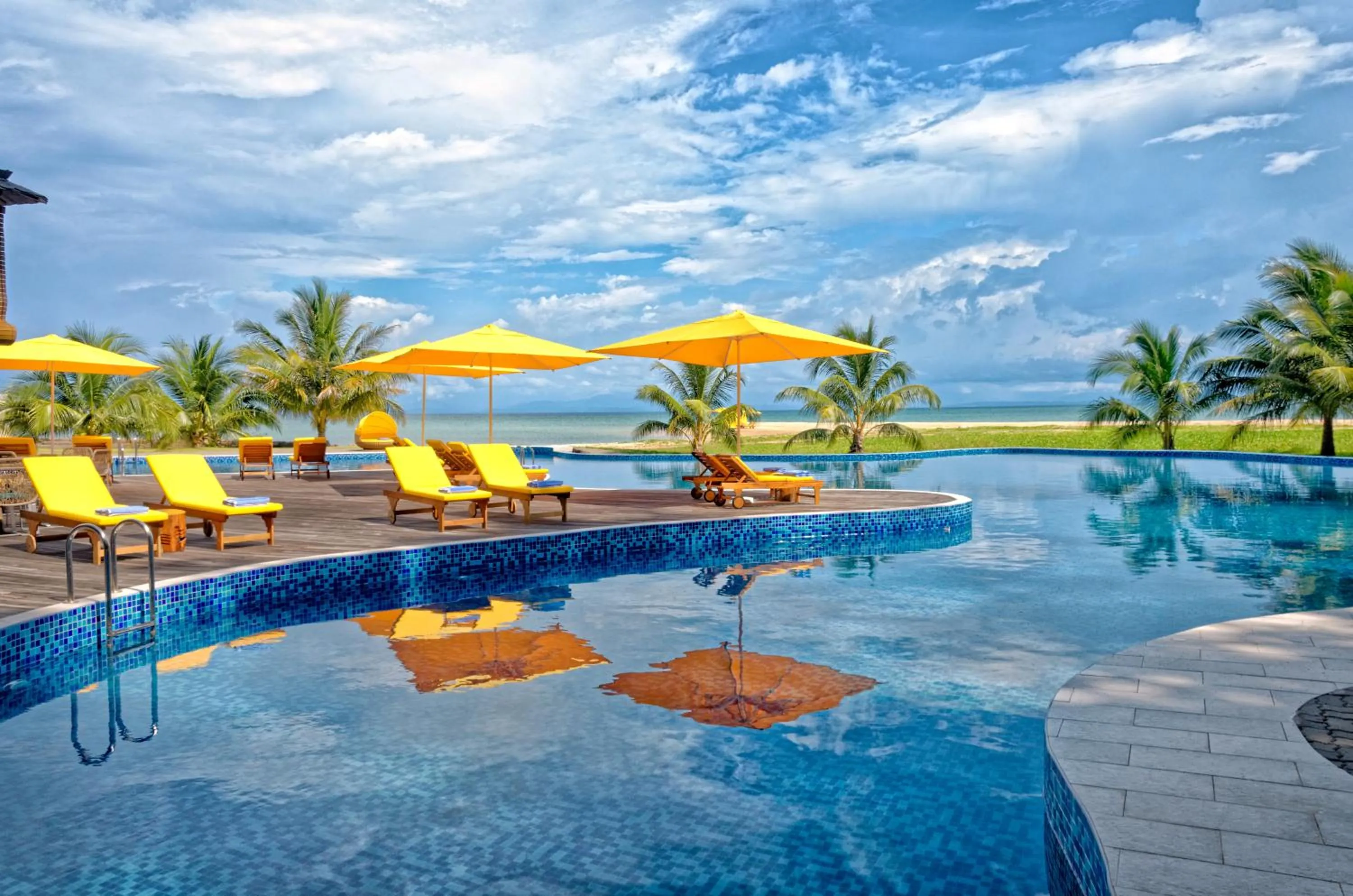 Swimming pool in Borneo Eagle Resort