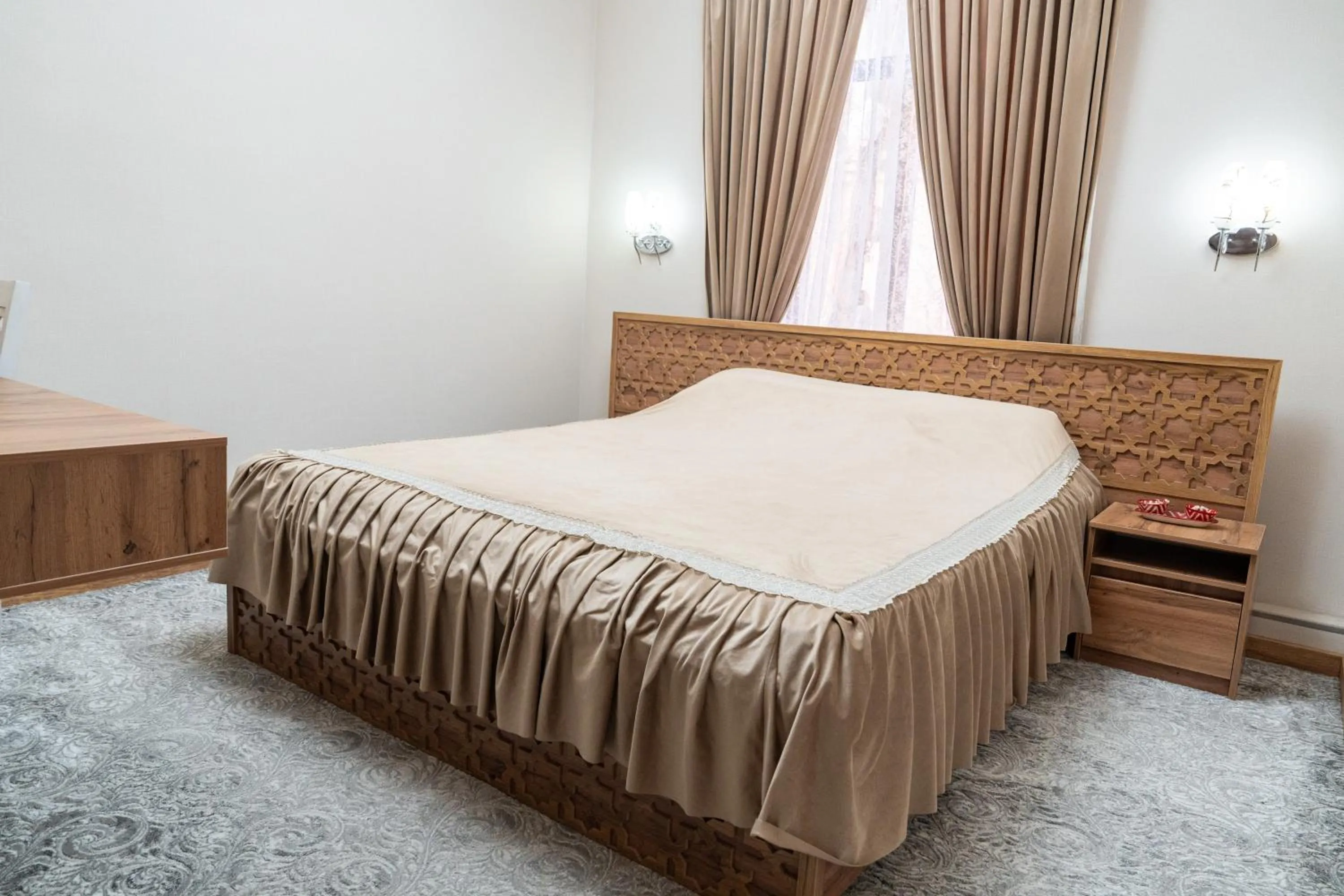 Bed in Hotel Caravan Serail