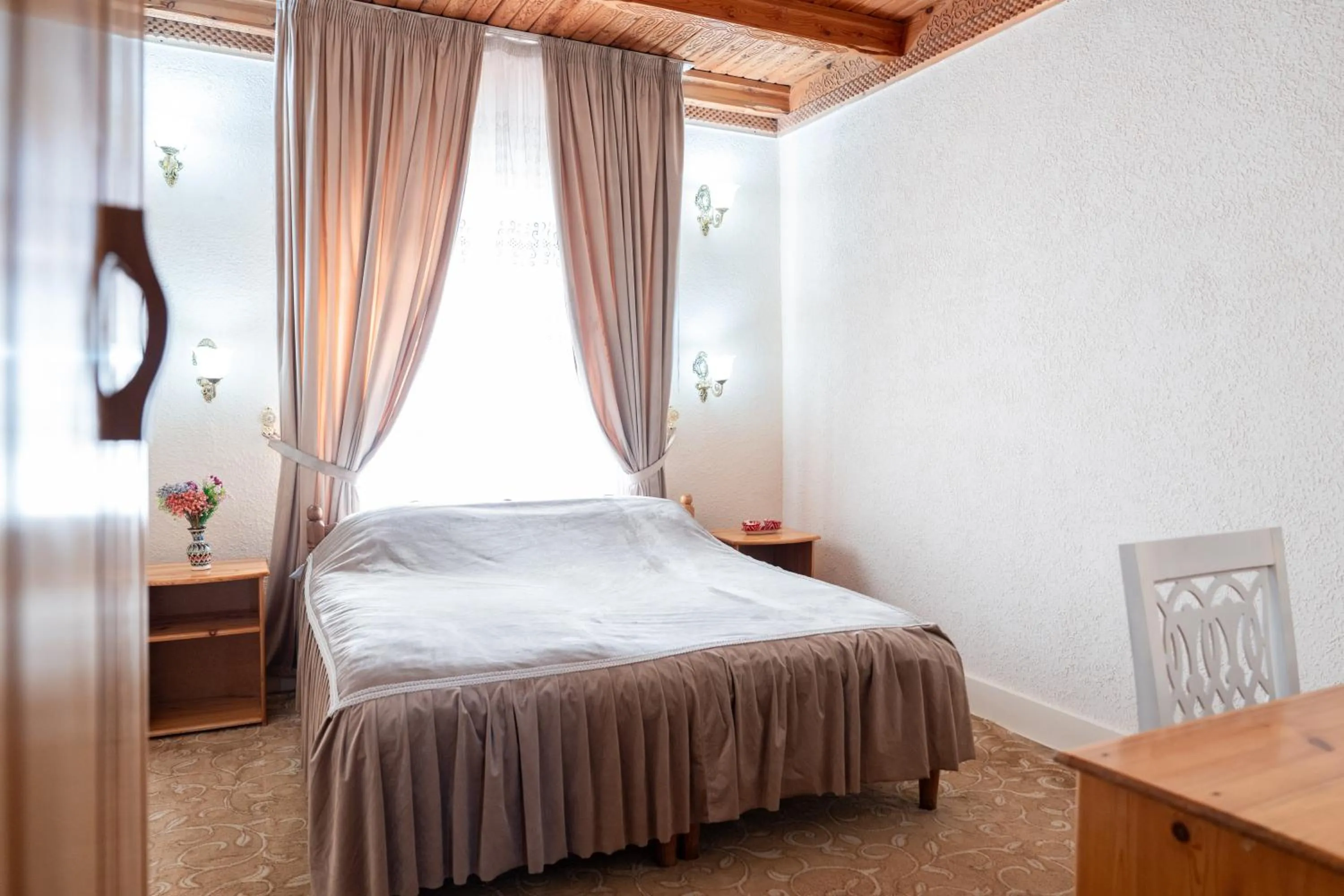 Bed in Hotel Caravan Serail