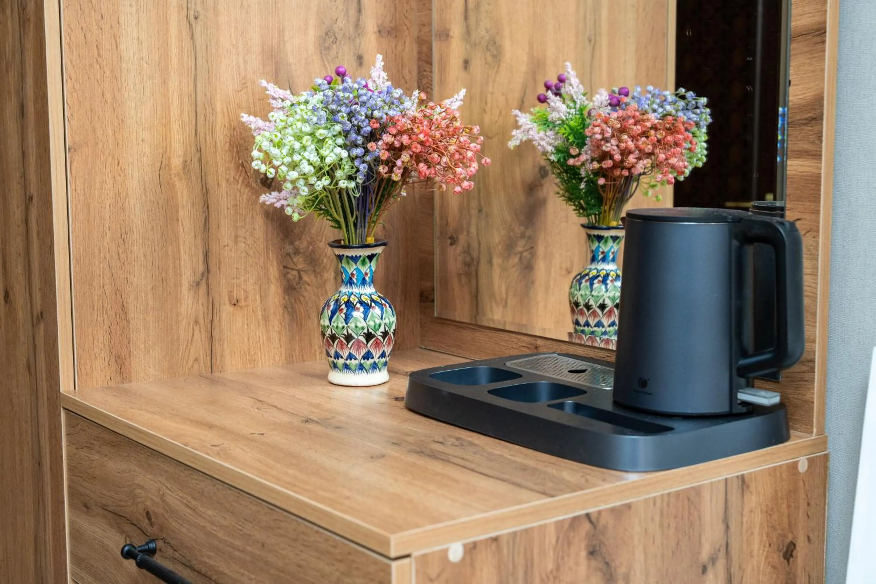 Coffee/tea facilities in Hotel Caravan Serail