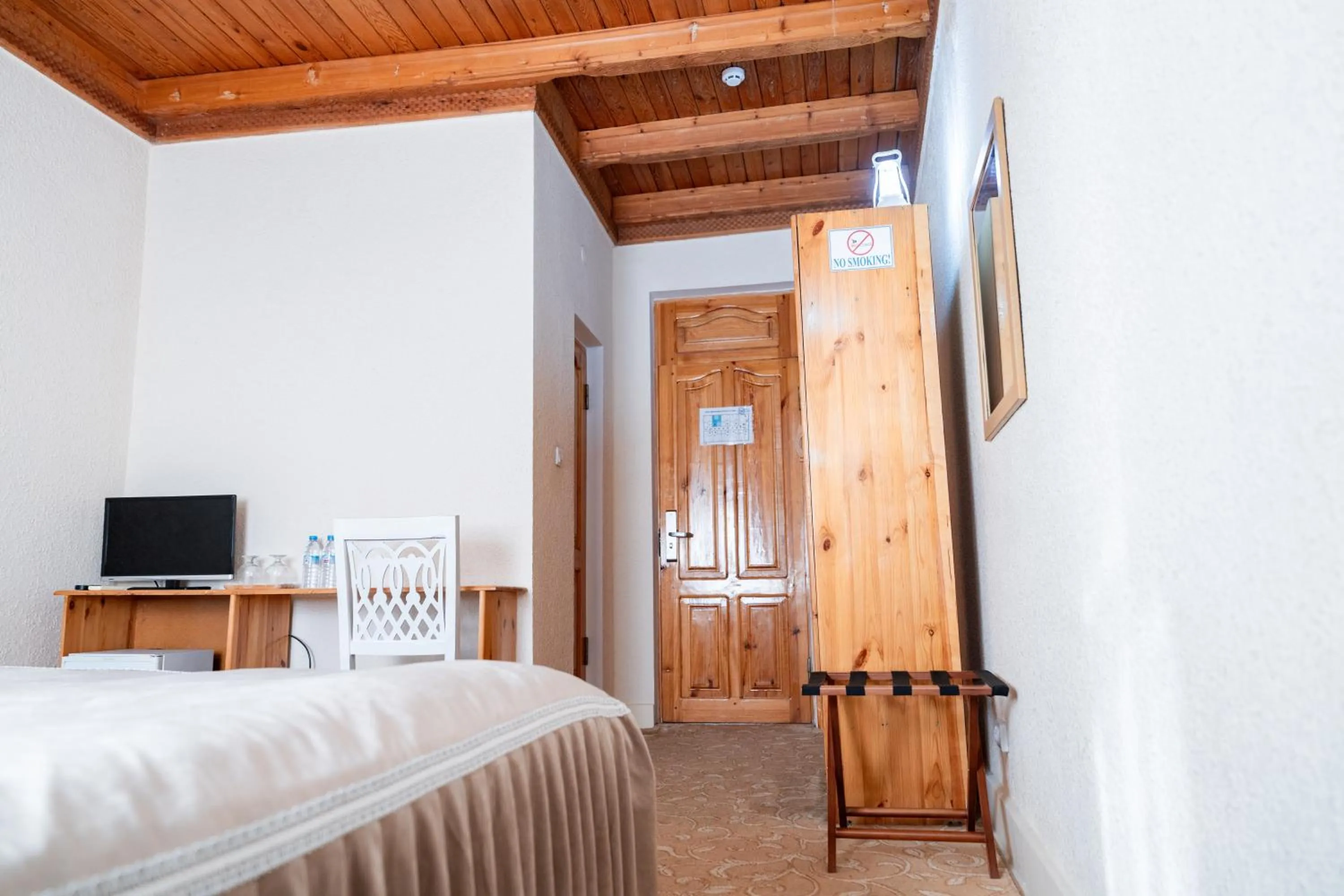 Bed in Hotel Caravan Serail