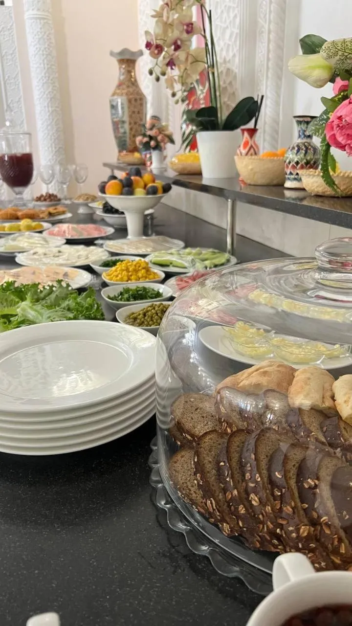 Food and drinks in Hotel Caravan Serail