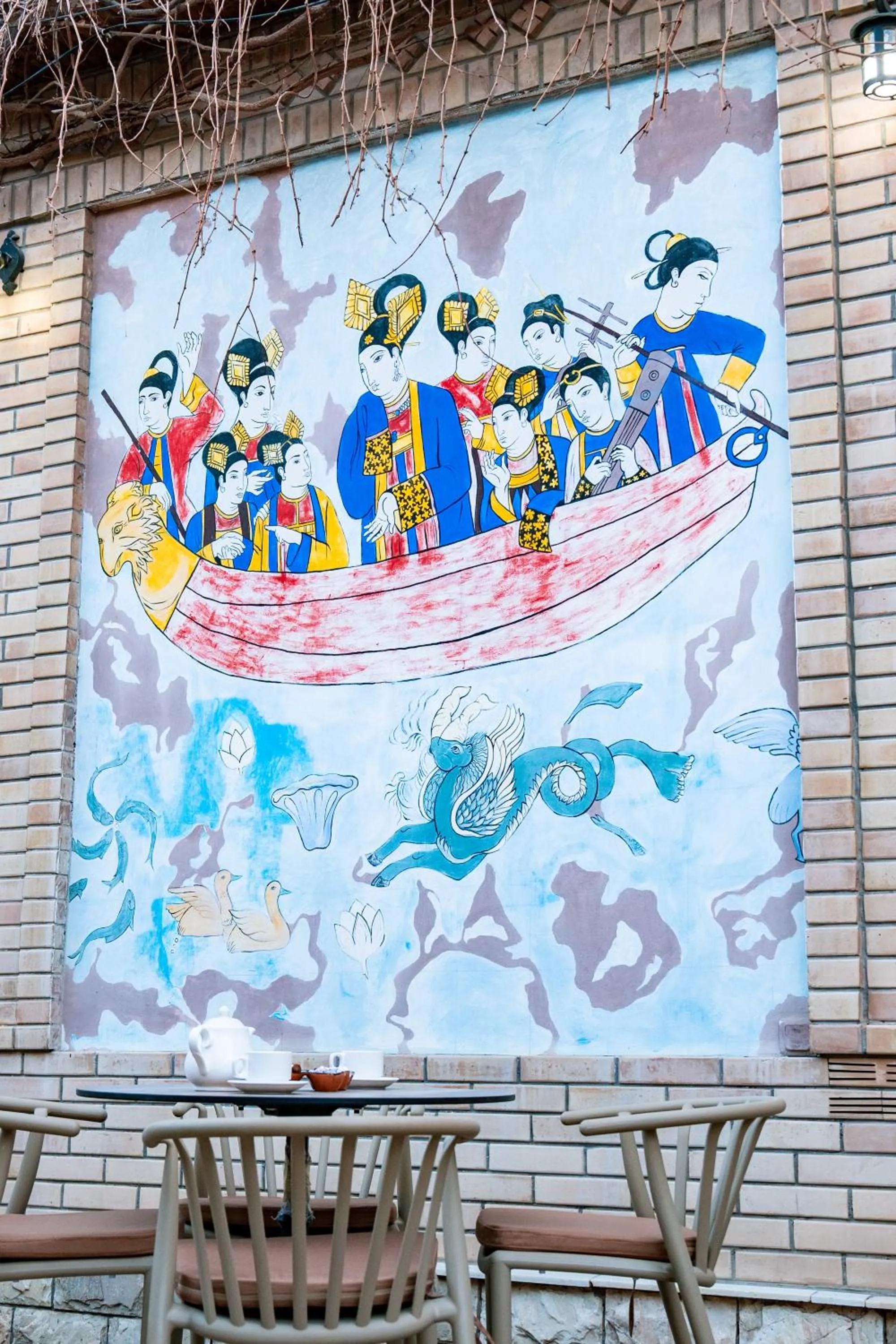 Day in Hotel Caravan Serail