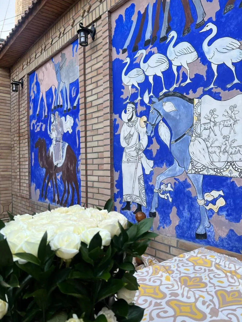 Day in Hotel Caravan Serail