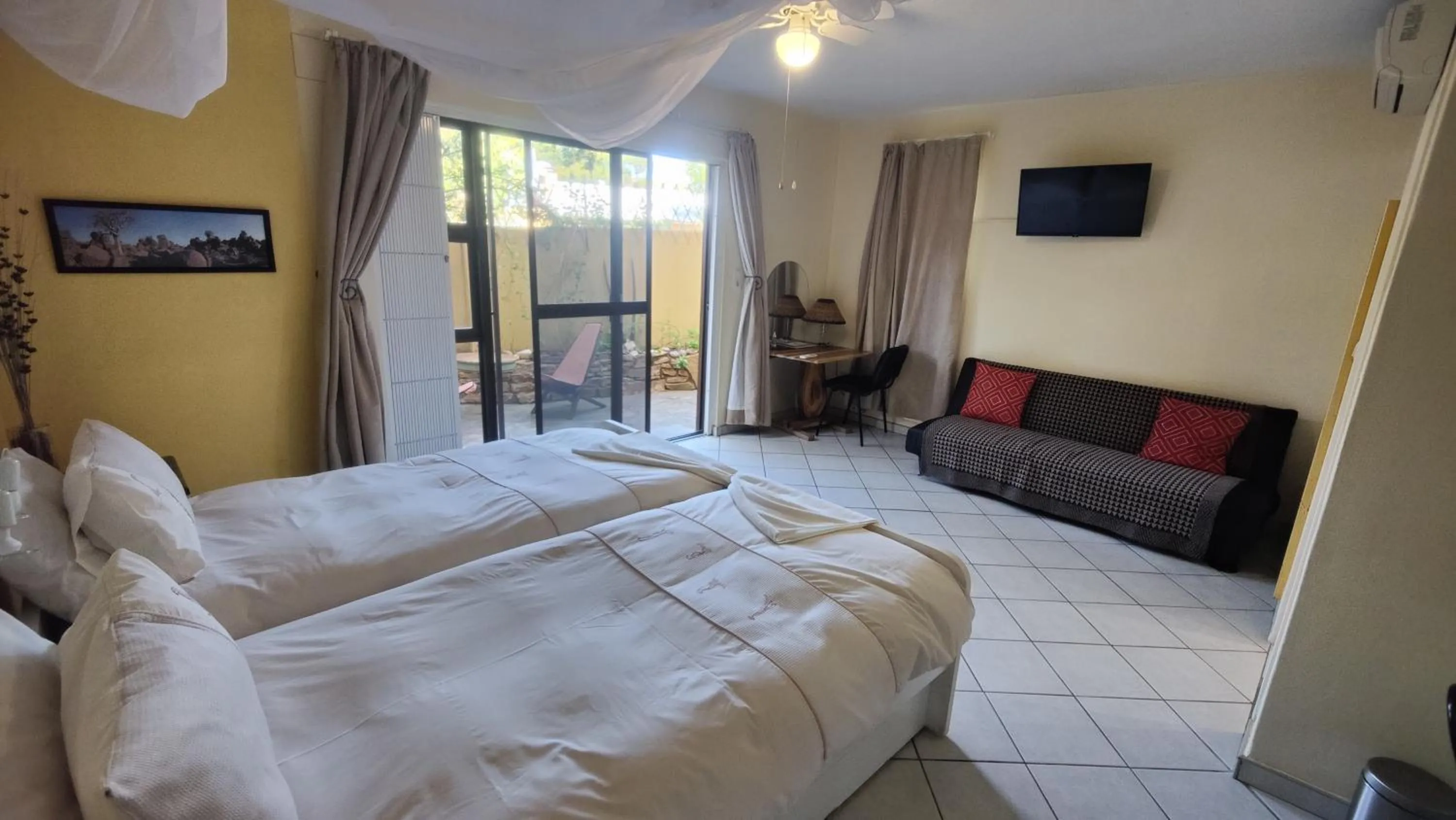 Twin Room - single occupancy in Maison Ambre Guesthouse