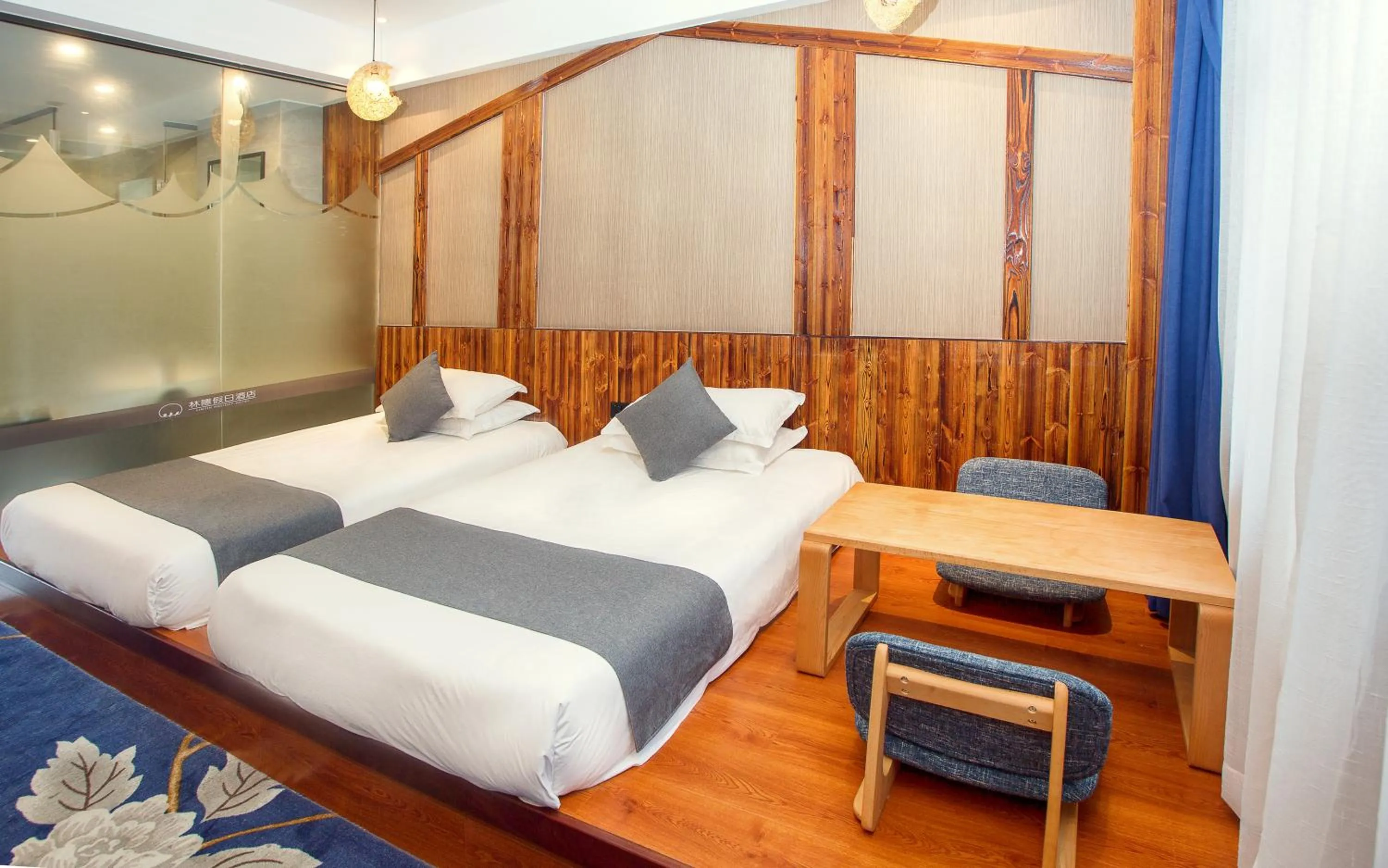 Bed in Lin Ting Holiday Hotel Pudong Airport