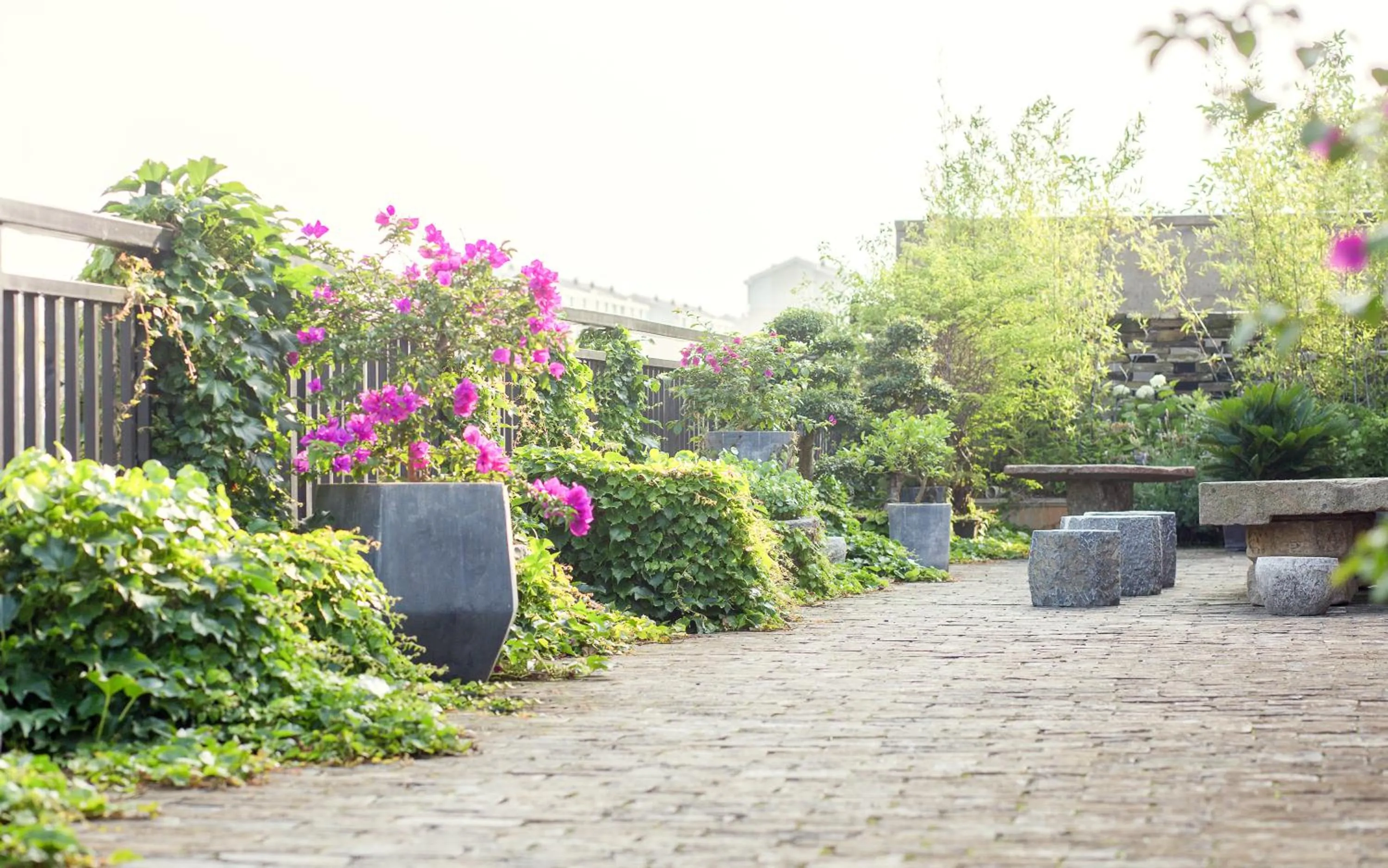 Garden in Lin Ting Holiday Hotel Pudong Airport