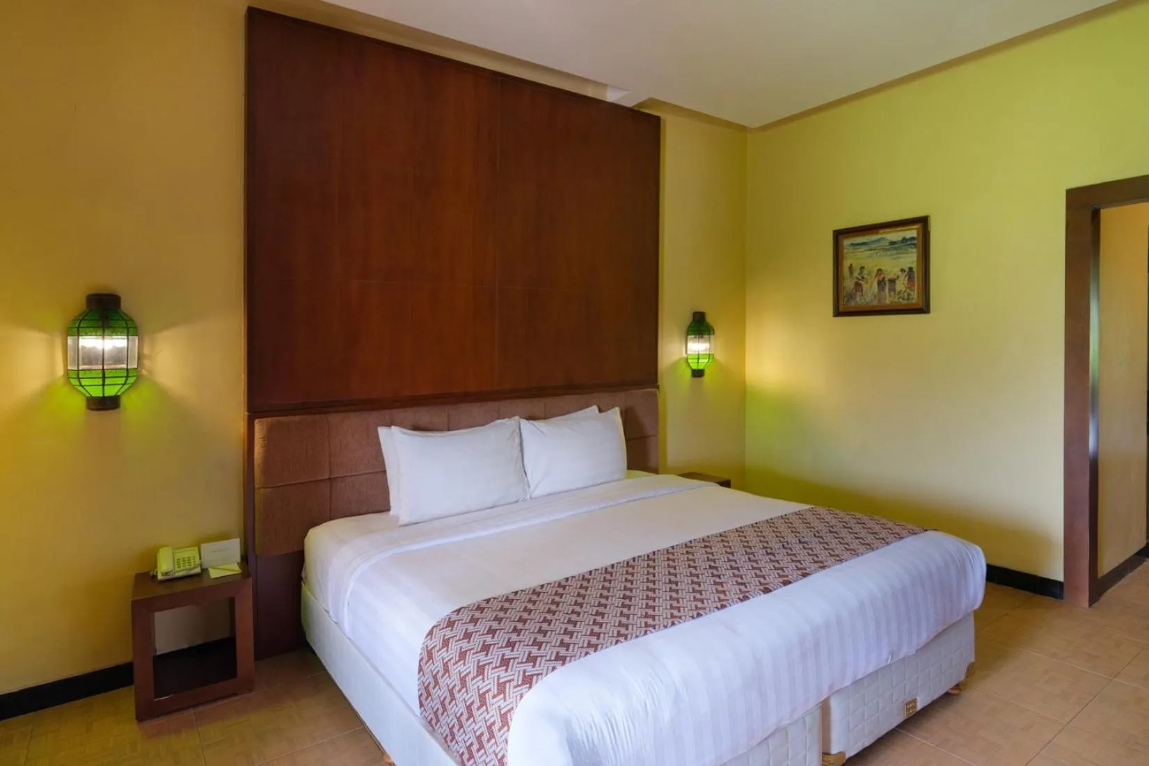 Bedroom, Bed in Melva Balemong