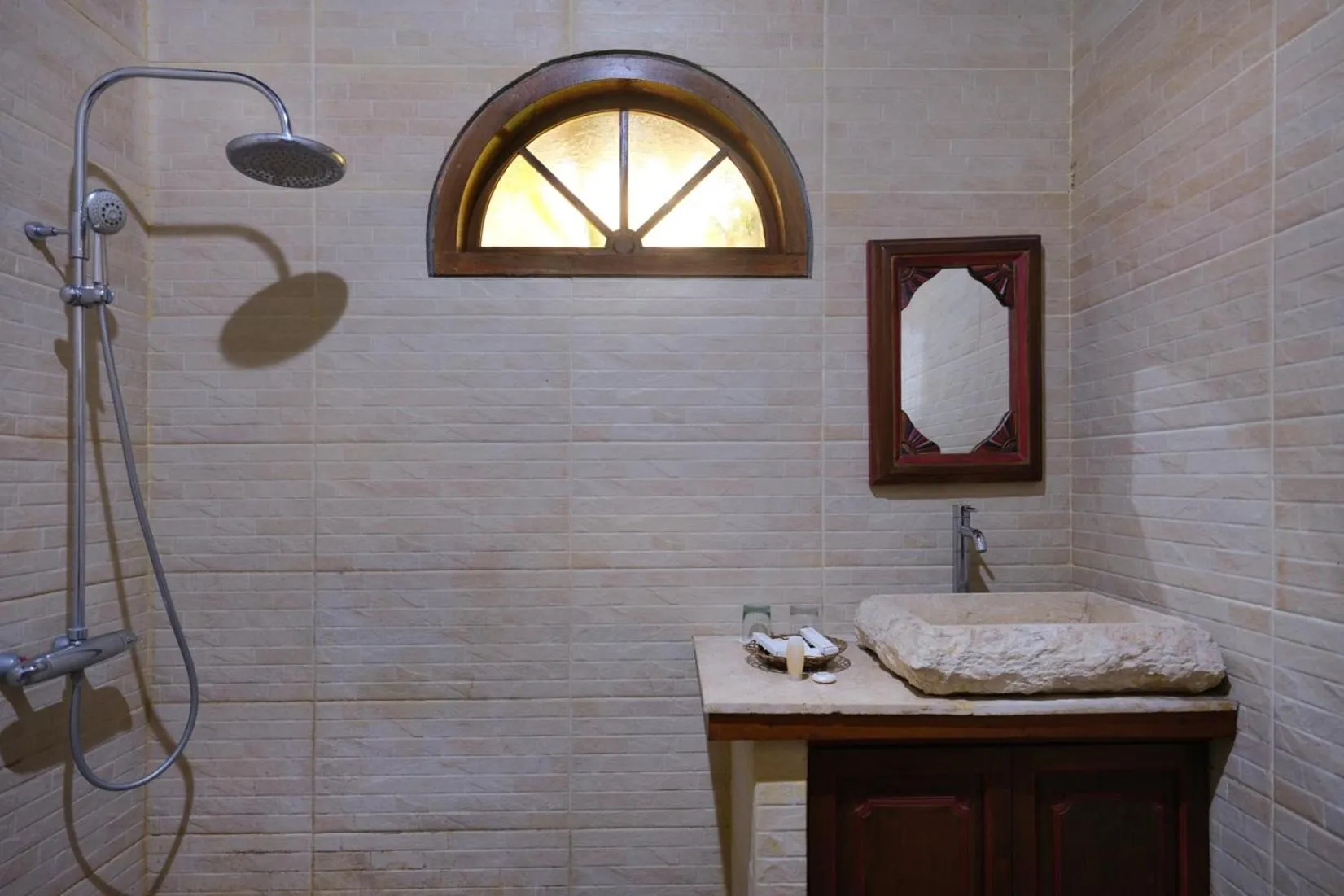 Bathroom in Melva Balemong