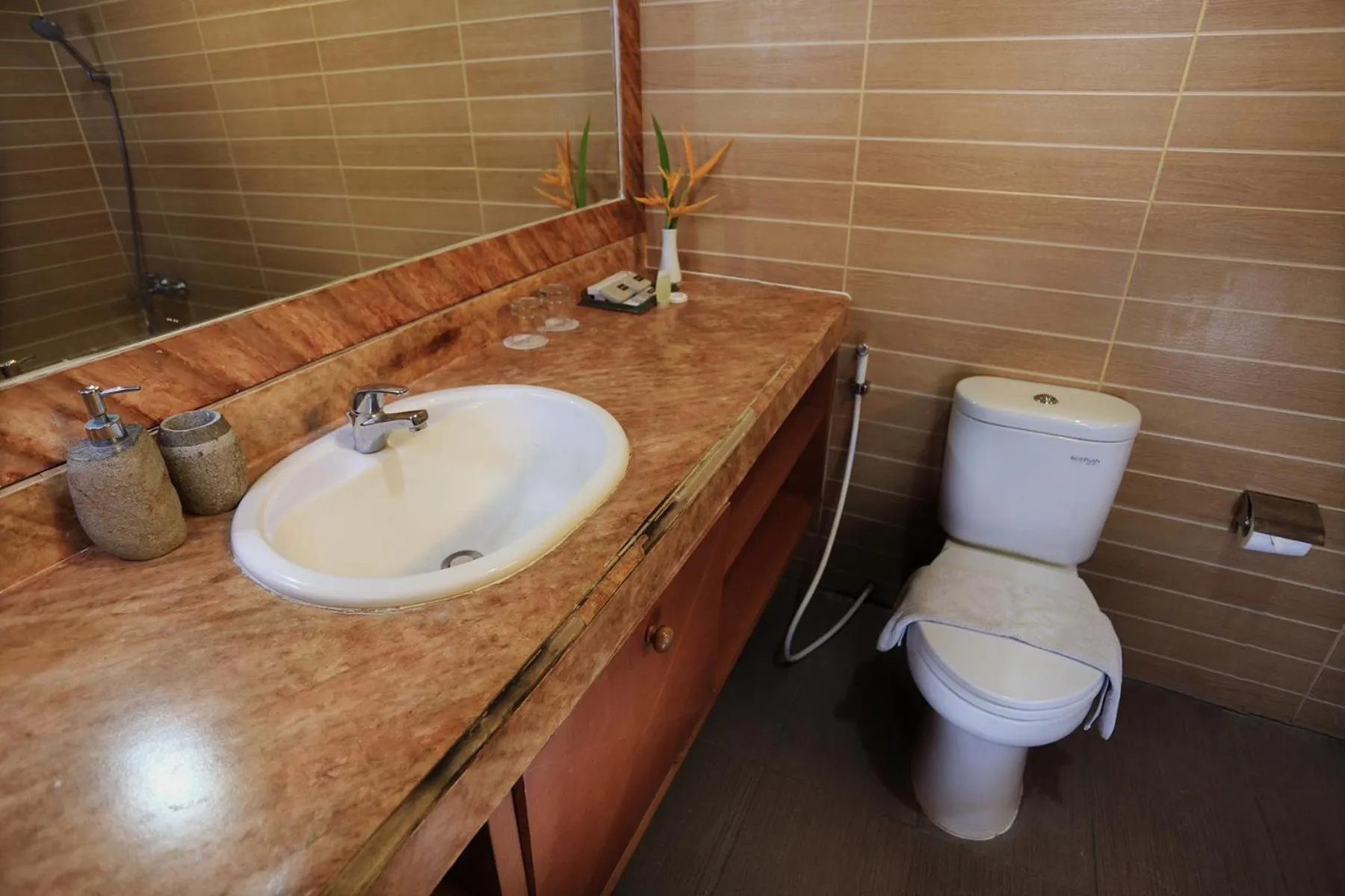 Bathroom in Melva Balemong