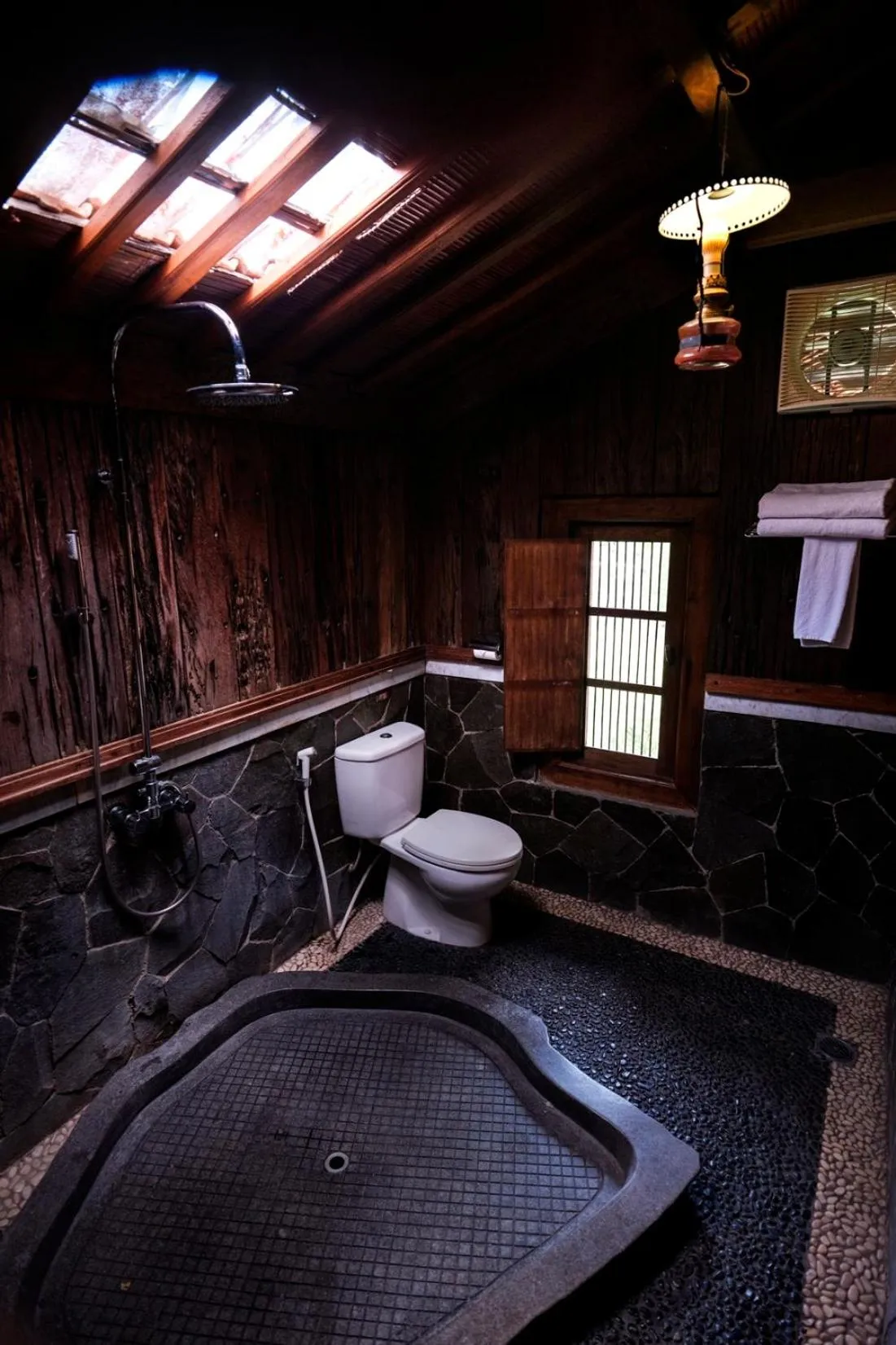 Bathroom in Melva Balemong
