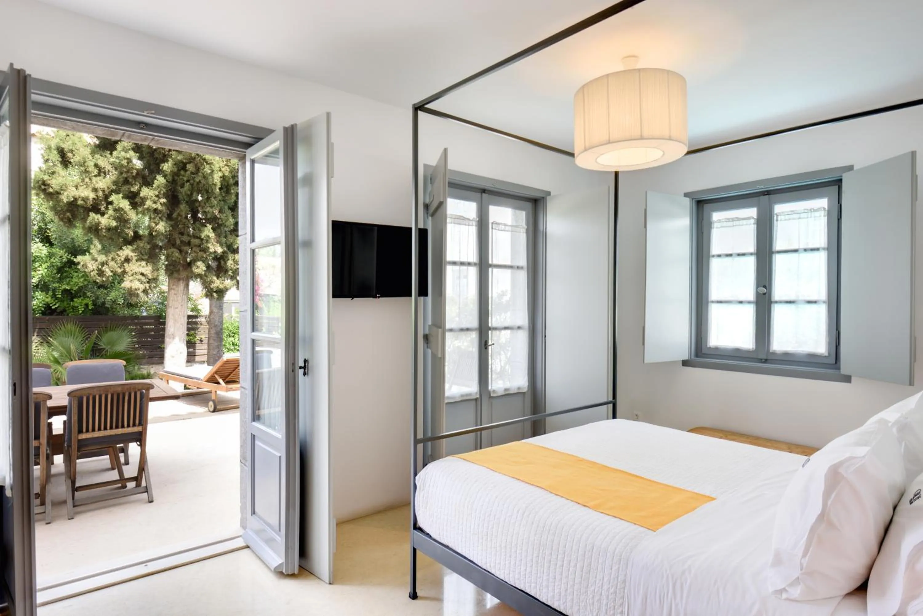 Balcony/Terrace, Bed in Orloff Resort