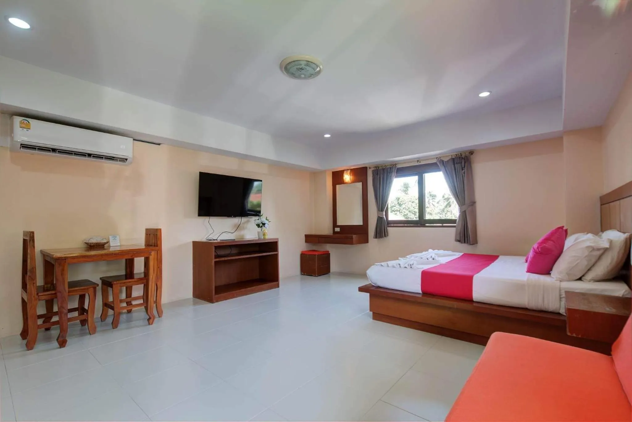 Bed in Rak Samui Residence