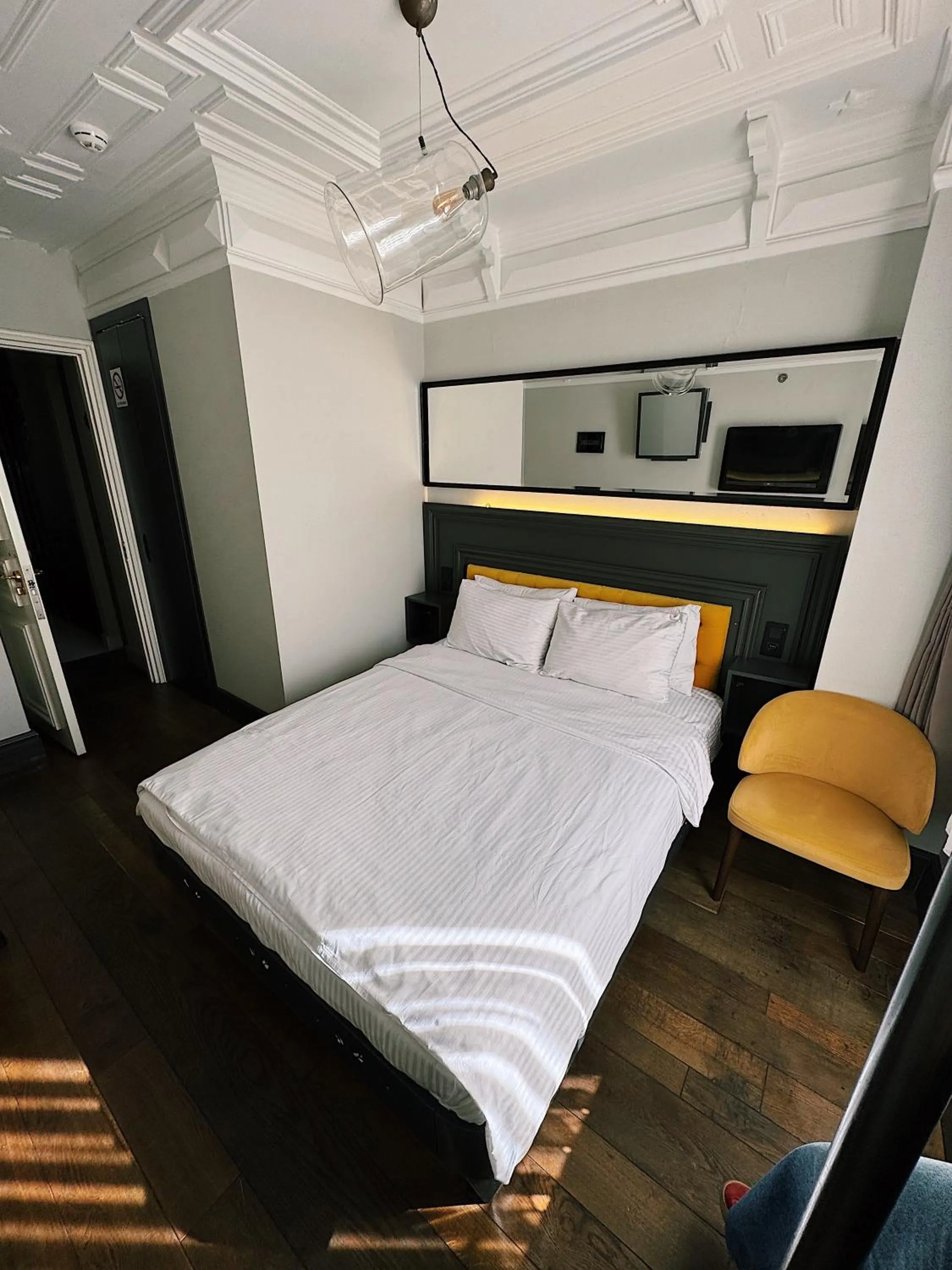 Bed in Taksim Avenue