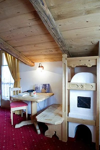 Decorative detail, Bed in Hotel Garni San Nicolò