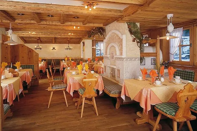 Restaurant/places to eat in Hotel Garni San Nicolò