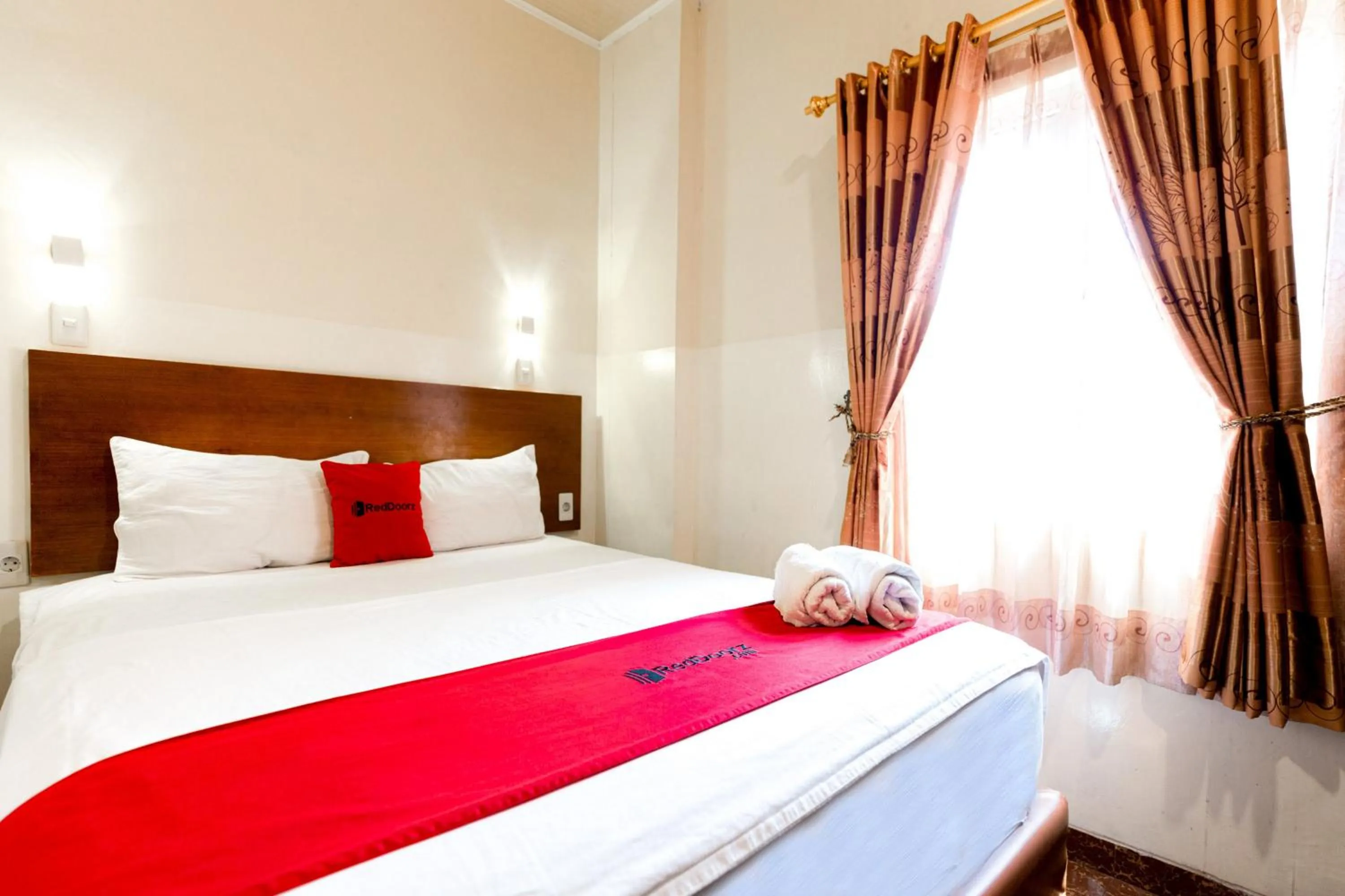 Bedroom, Bed in RedDoorz near Halim Perdanakusuma 3