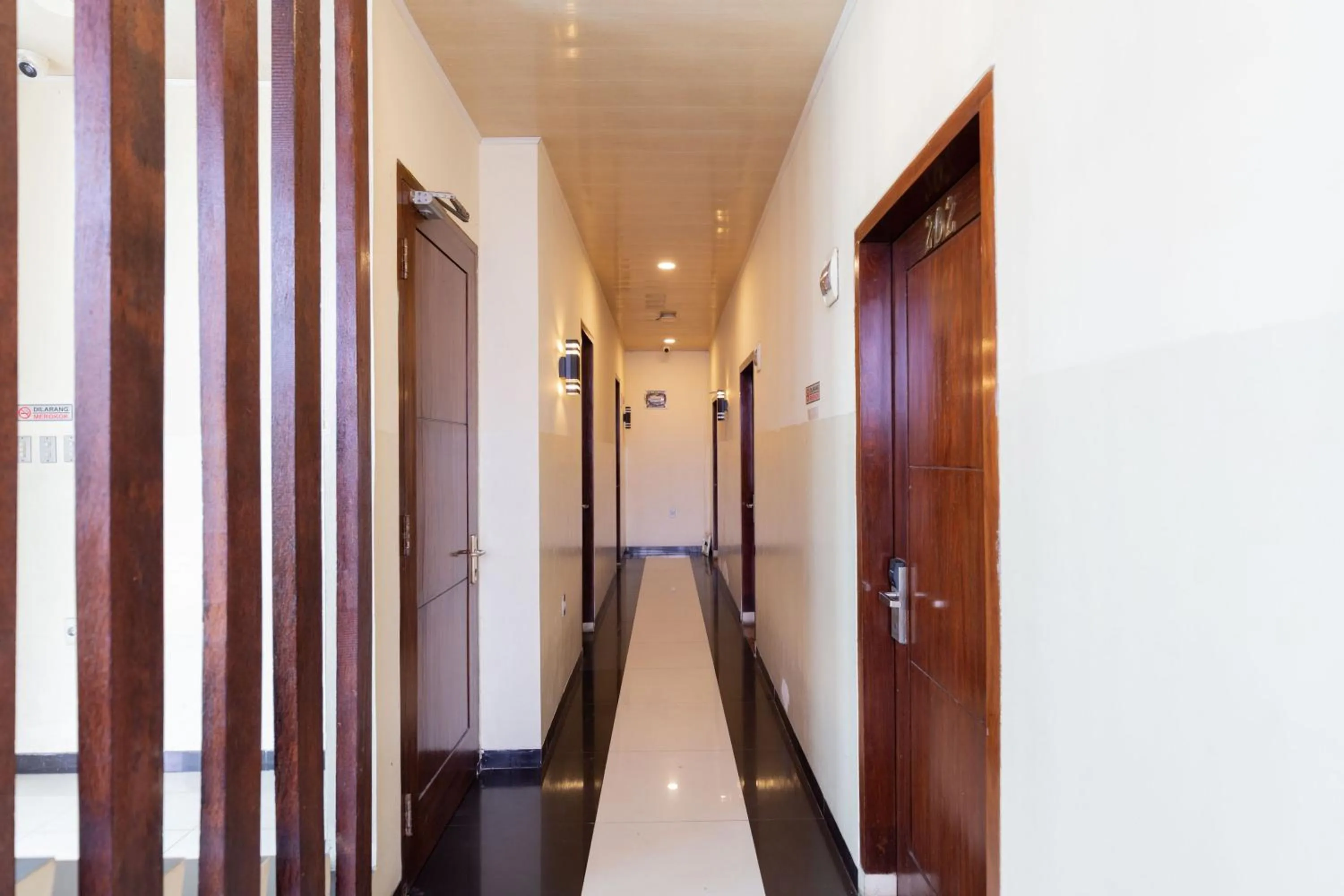 Property building in RedDoorz near Halim Perdanakusuma 3