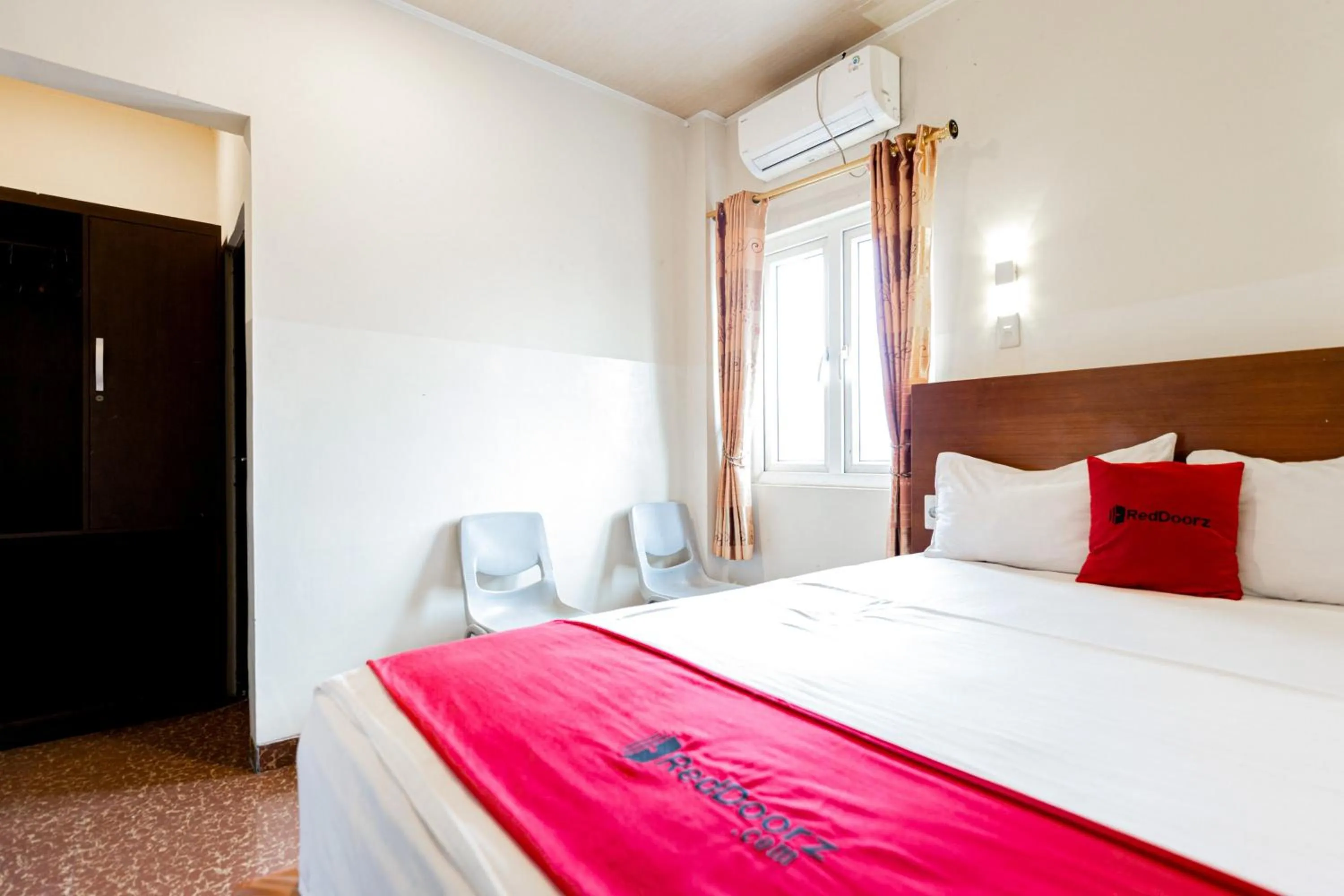 Bedroom, Bed in RedDoorz near Halim Perdanakusuma 3