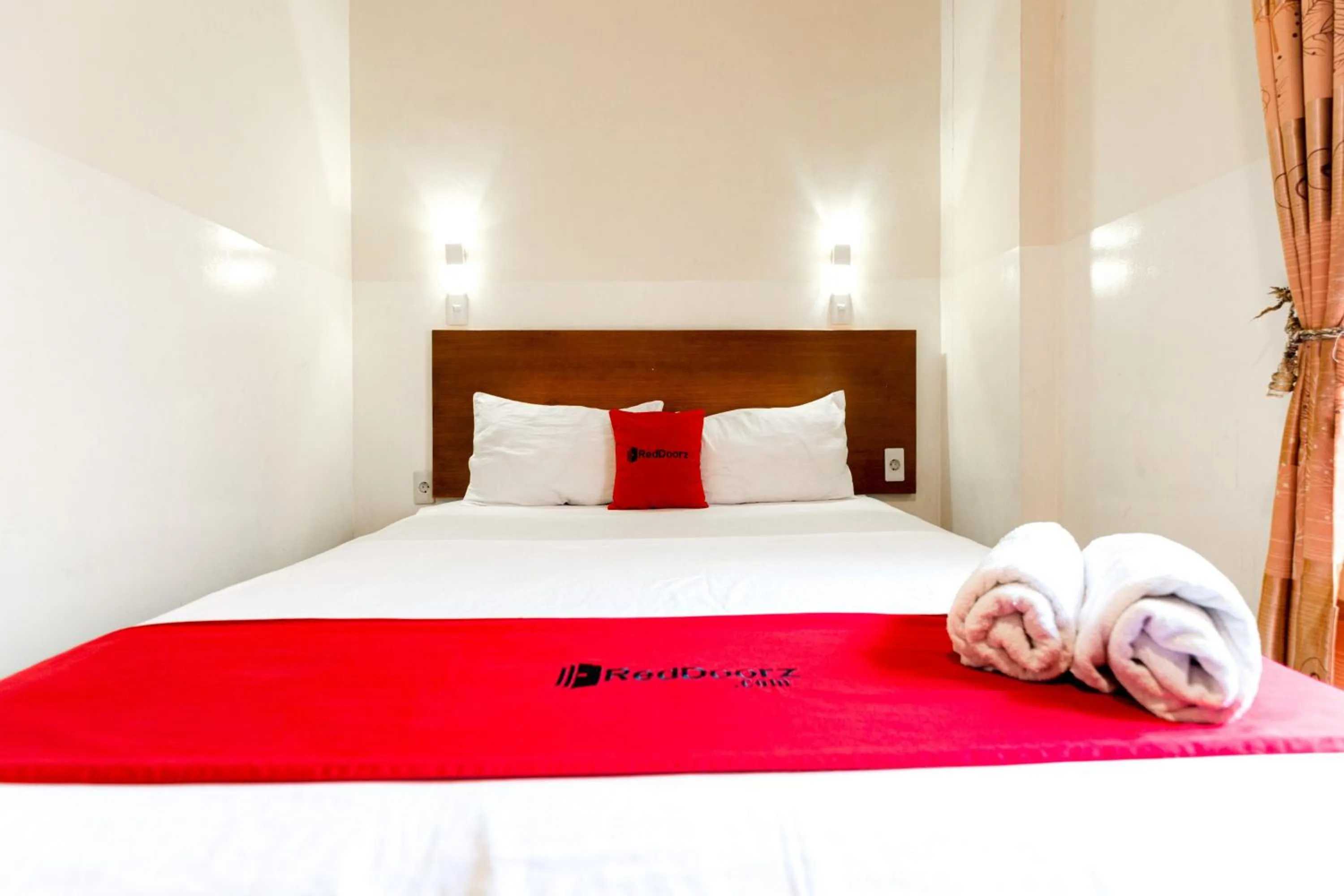 Bedroom, Bed in RedDoorz near Halim Perdanakusuma 3