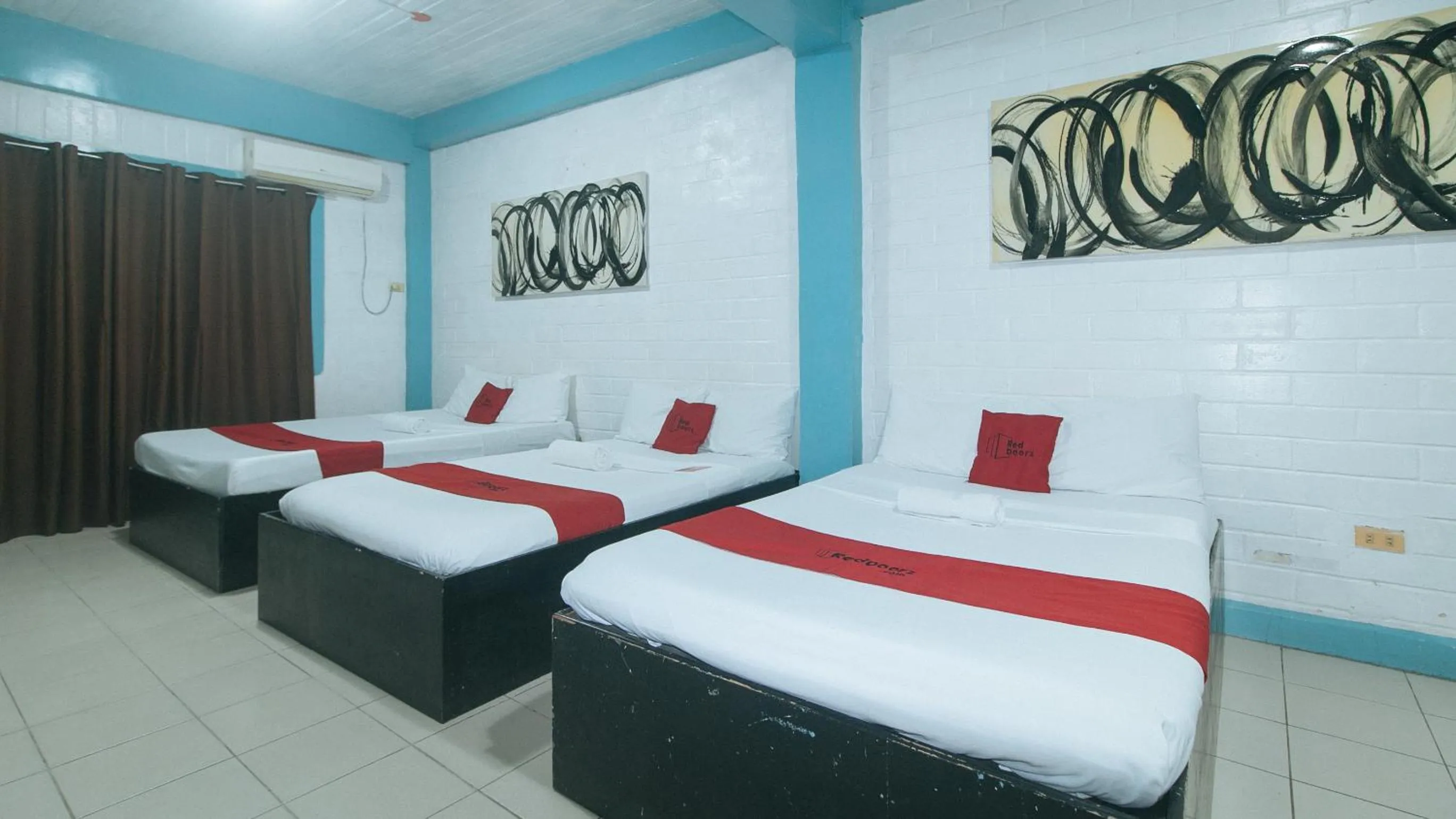 Bed in RedDoorz at La Maria Pension And Tourist Inn